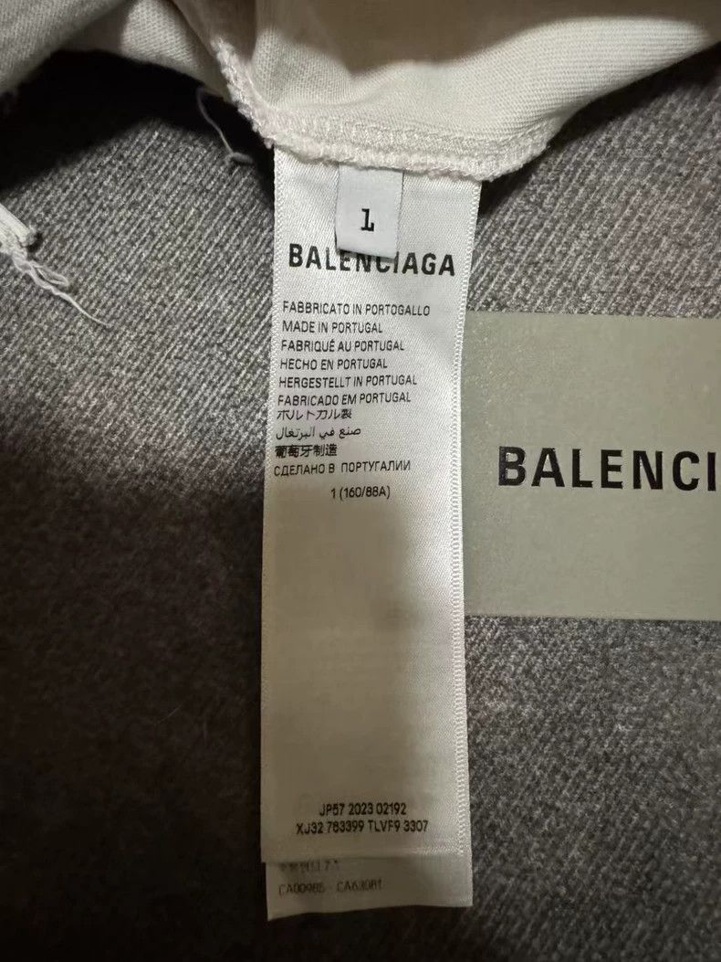 Balenciaga Balenciaga White short sleeves, XS code, double-ring lette Size US S / EU 44-46 / 1 - 4 Thumbnail