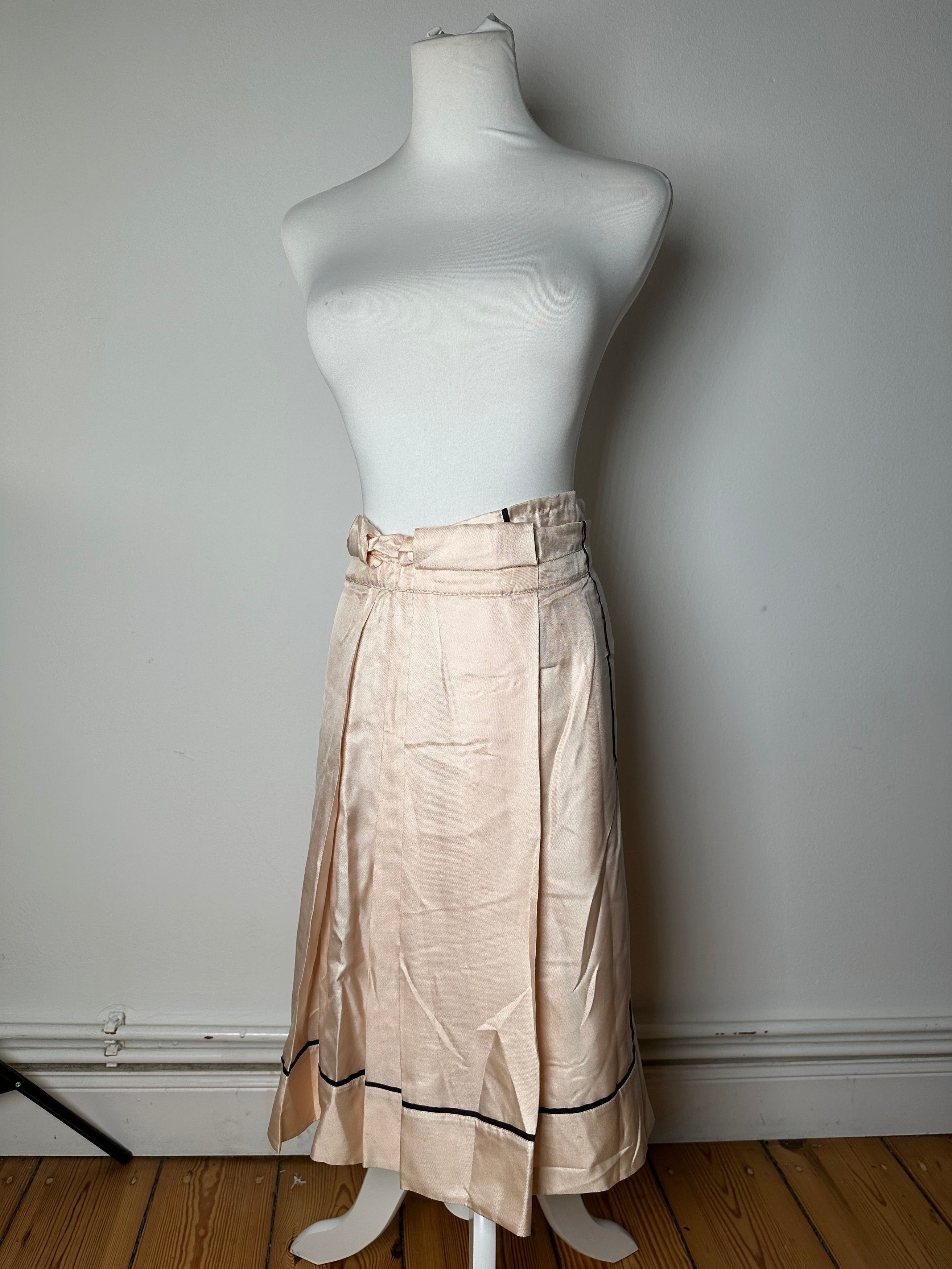 Celine Vintage Silk Skirt Pink Size 27" / US 4 / IT 40 - 1 Thumbnail