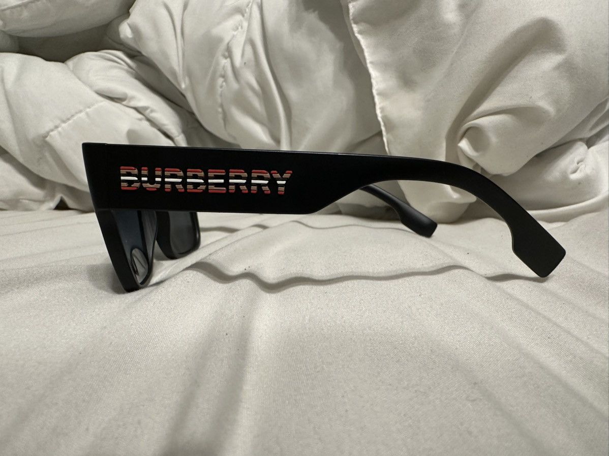 Burberry Burberry Sunglasses Size ONE SIZE - 16 Thumbnail