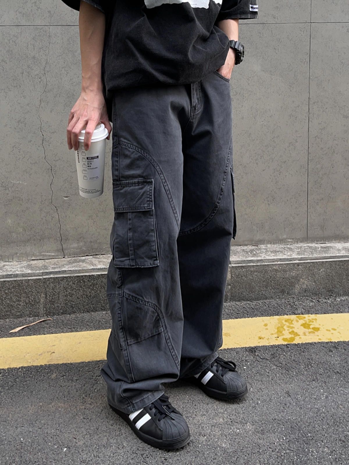 Stylish Black Cargo Pants - Versatile and Comfortable