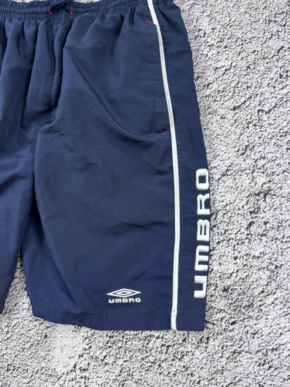 Umbro Vintage 90s Umbro shorts streetwear big logo style L Size US 34 / EU 50 - 2 Thumbnail