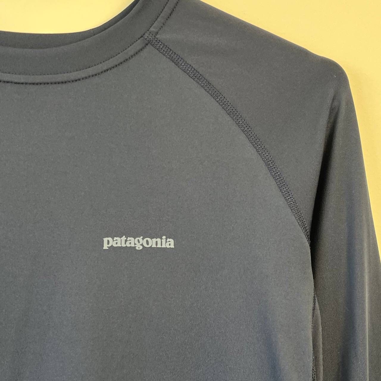Vintage Vintage 90s Patagonia Big Logo LongSleeve Shirt Size XS-S Size US XS / EU 42 / 0 - 7 Thumbnail