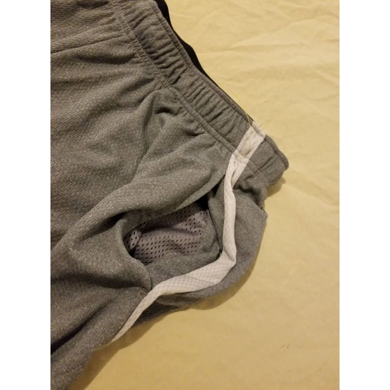 Nike Nike Shorts Mens 2XL Gray Athletic Gym Workout Regular Size Type Regular Size US 39 - 4 Thumbnail