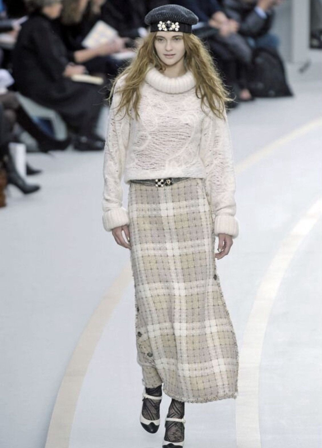 Chanel Chanel 2008 Runway Pattern Cashmere Alpaca Mohair Sweater Size XS / US 0-2 / IT 36-38 - 1 Thumbnail