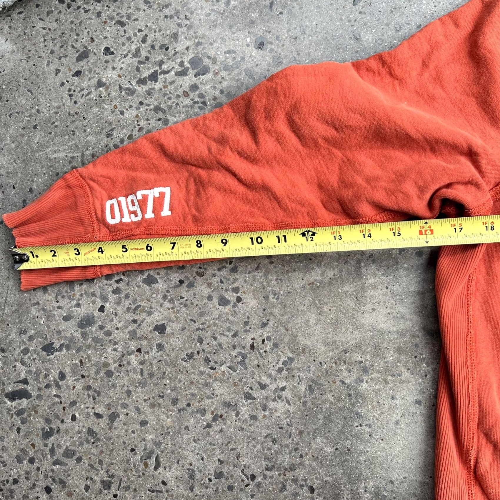 American Eagle Outfitters VINTAGE American Eagle Outfitters Hoodie Pullover Mens M Orange Graphic Print Kangaroo Pocket Embroidered Logo 01977 Size US M / EU 48-50 / 2 - 7 Thumbnail