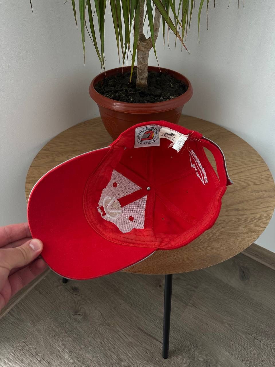 Ferrari × Vintage Michael Schumacher Cap Deutsche Vermogensberatung Ferrari Size ONE SIZE - 9 Thumbnail