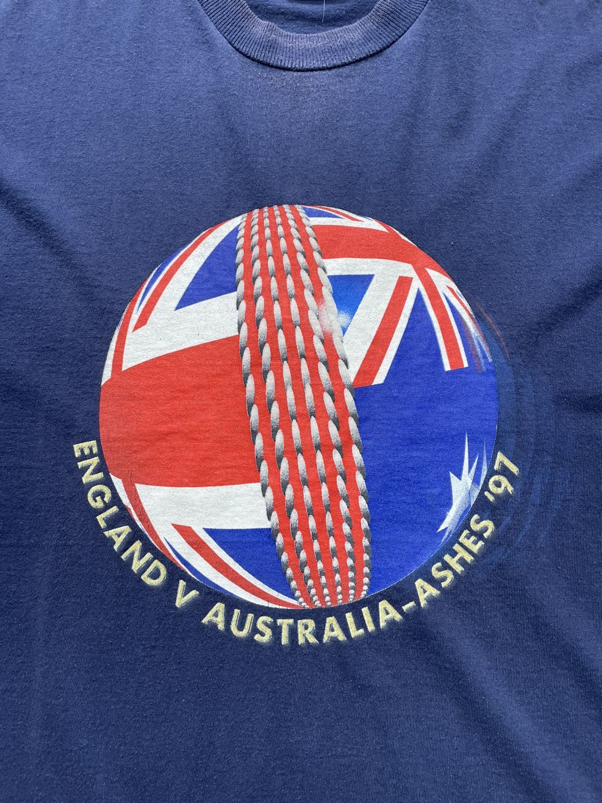 Vintage Vintage 1997 Ashes Cricket England v Australia T-Shirt XL Size US XL / EU 56 / 4 - 2 Thumbnail