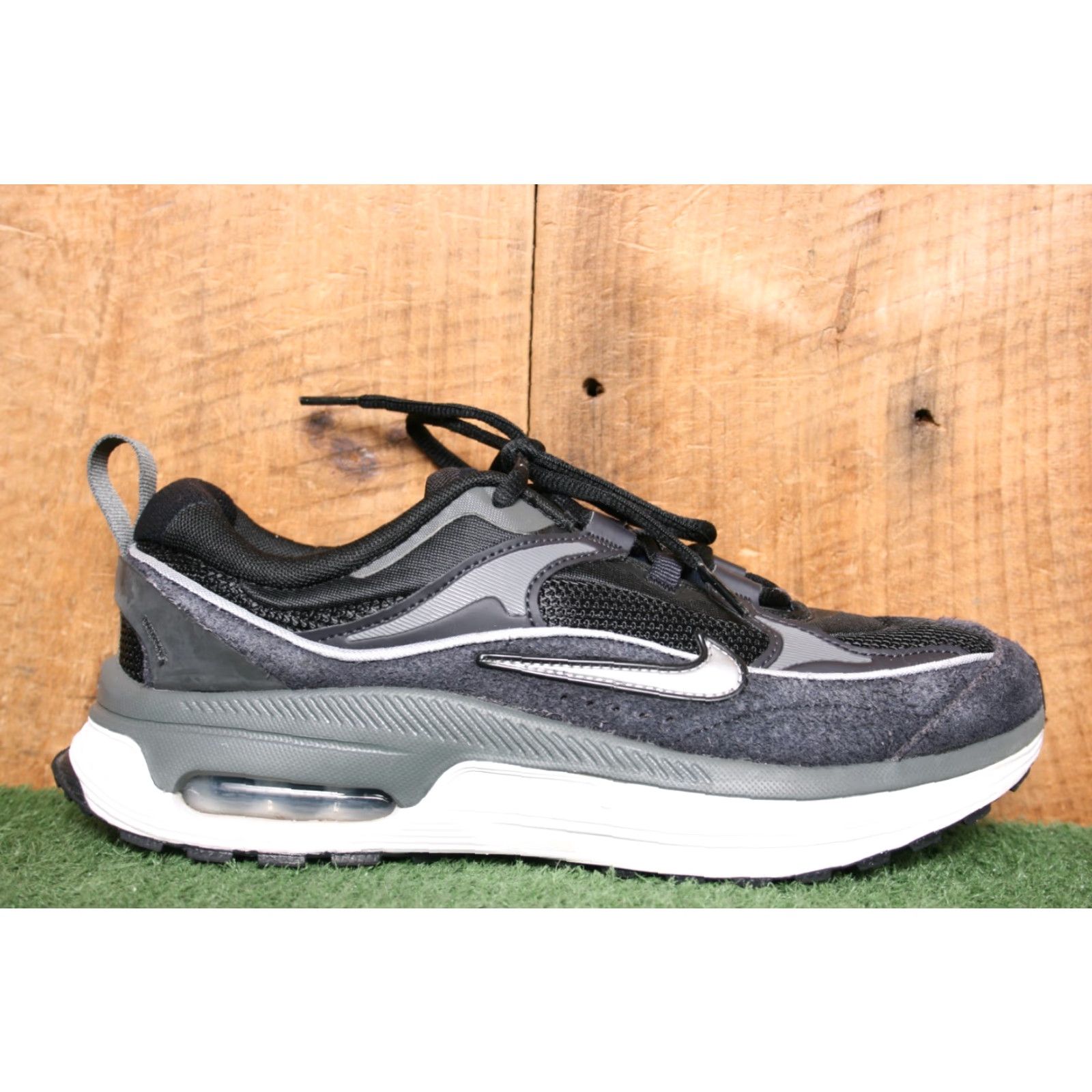 Nike VINTAGE Nike Air Max Bliss Sneakers Women's Sz. 9/US 9 Black/Oil Grey/Metallic Silver Suede Synthetic Lace Up Low Top Athletic Shoes Size US 7 / IT 37 - 2 Thumbnail