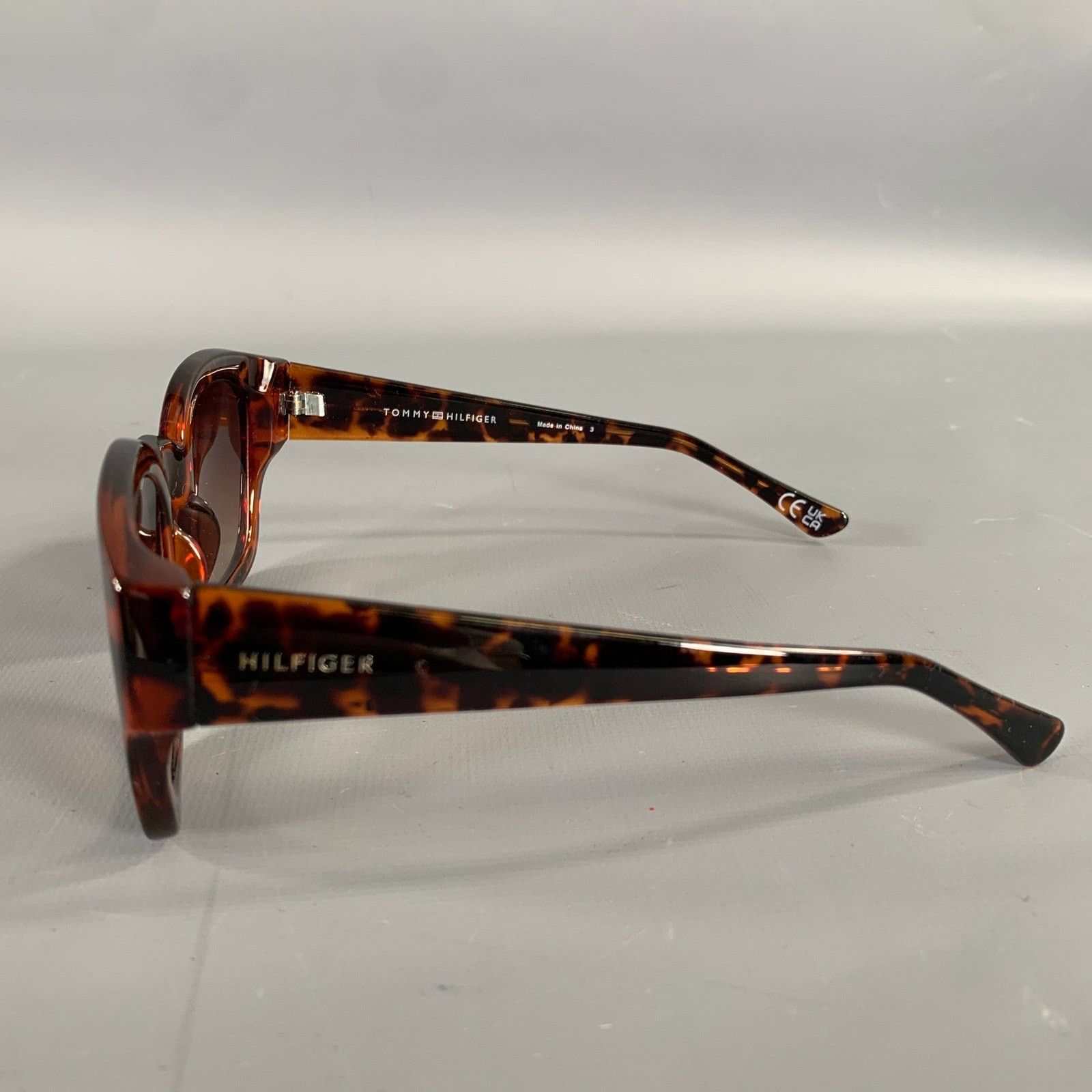 Tommy Hilfiger TOMMY HILFIGER Brown Tortoise Sunglasses Size ONE SIZE - 4 Thumbnail