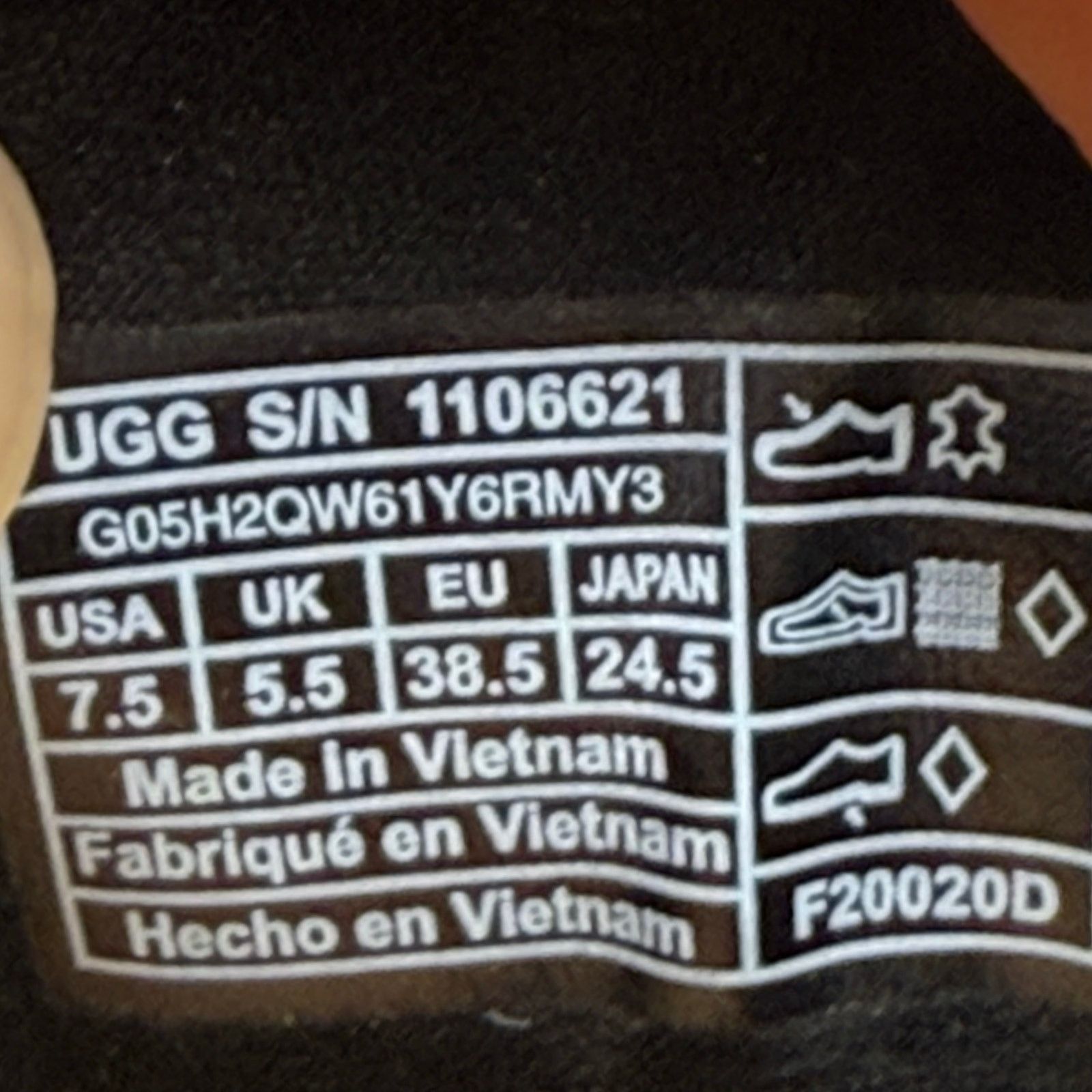 Ugg UGG WOMEN'S 7.5 LIBU BLACK LEATHER SNEAKER 1106621 Size US 7.5 / IT 37.5 - 6 Thumbnail