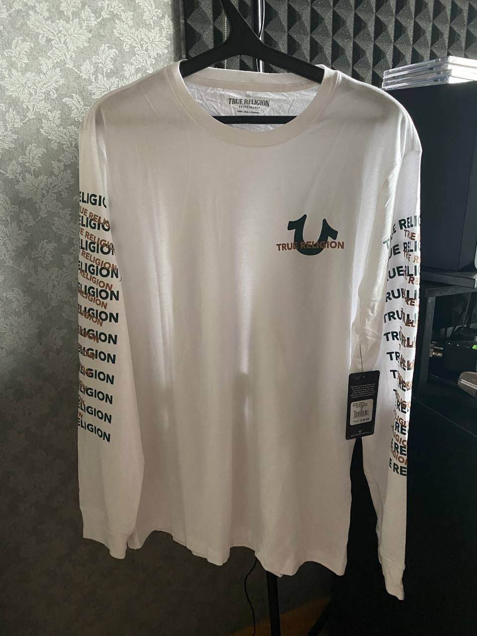 True Religion True Religion - Logo True L/S Size US XL / EU 56 / 4 - 1 Thumbnail