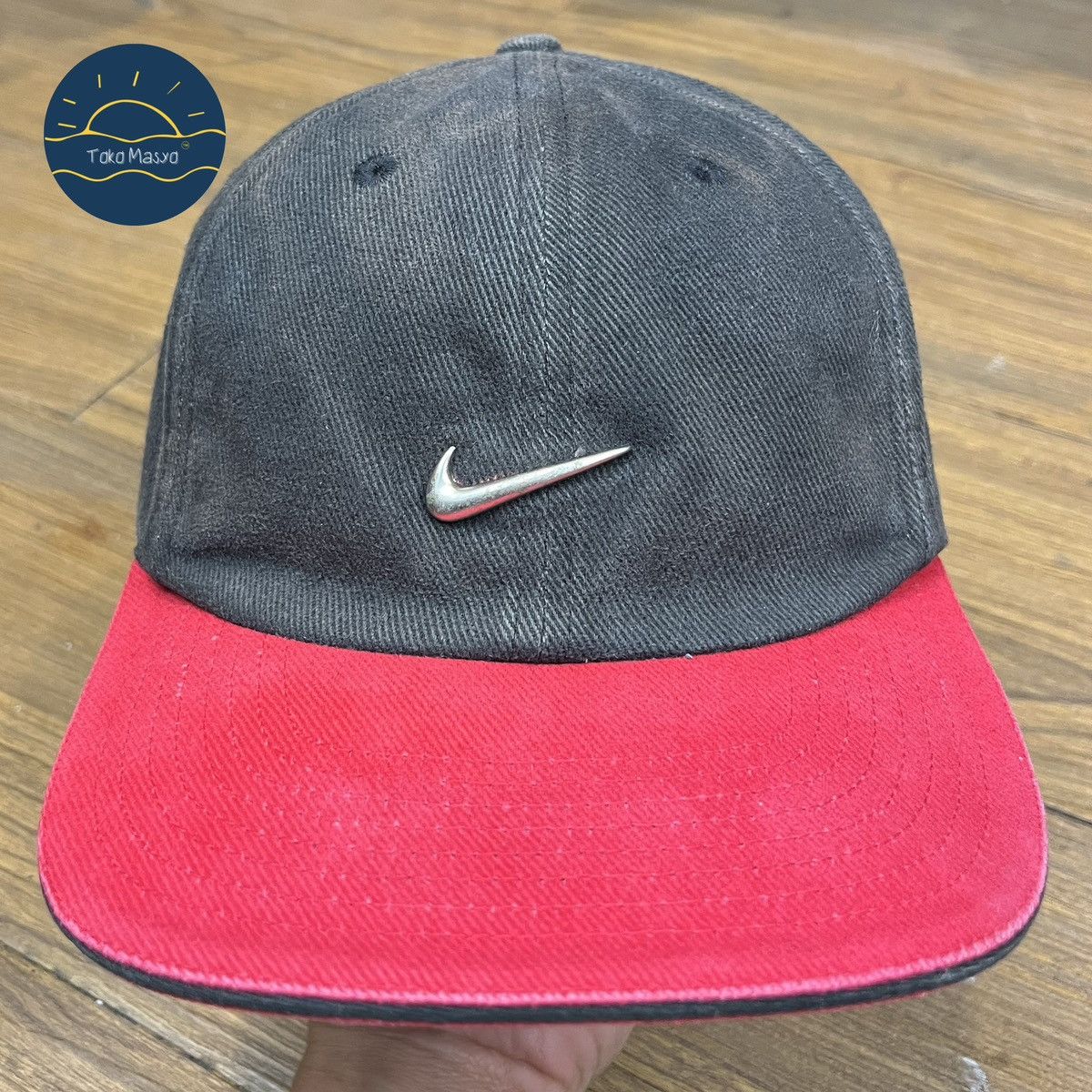 Nike × Vintage Vintage Nike 1990’s Metal Swoosh Cap Red Visor - Black Size ONE SIZE - 9 Thumbnail