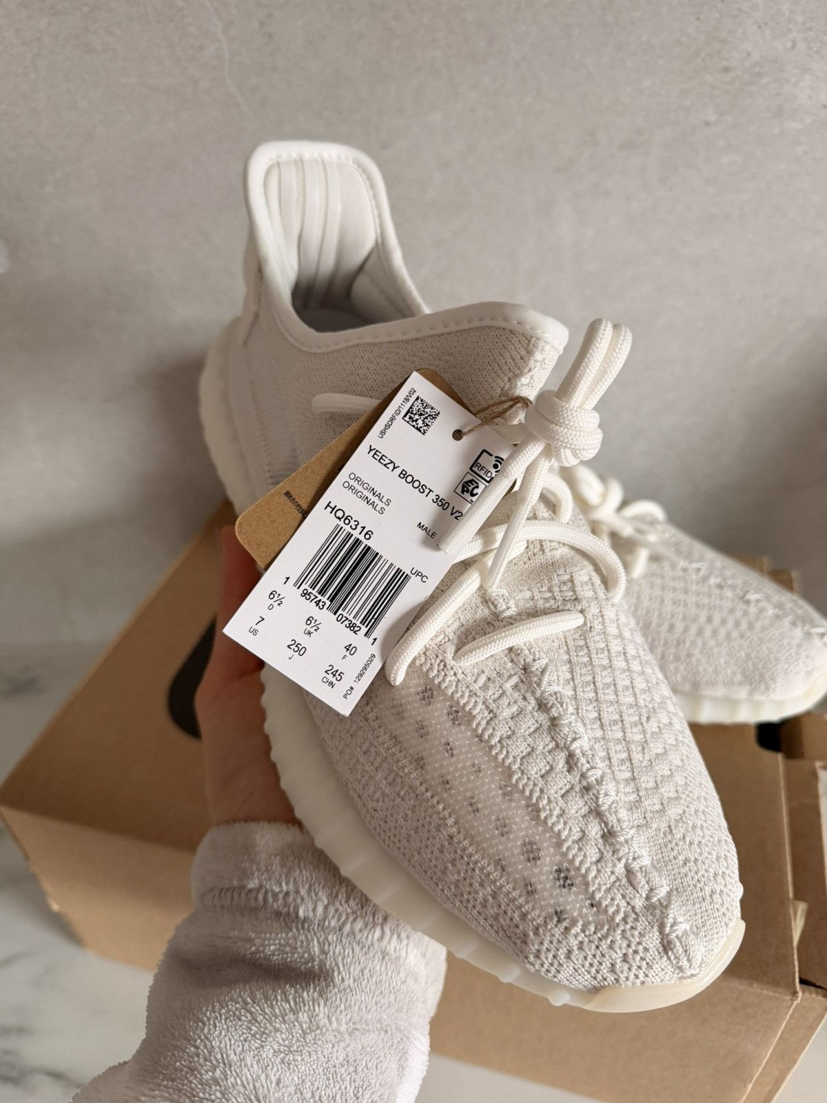 Yeezy Yeezy 350 BONE Size US 7 / EU 40 - 1 Thumbnail