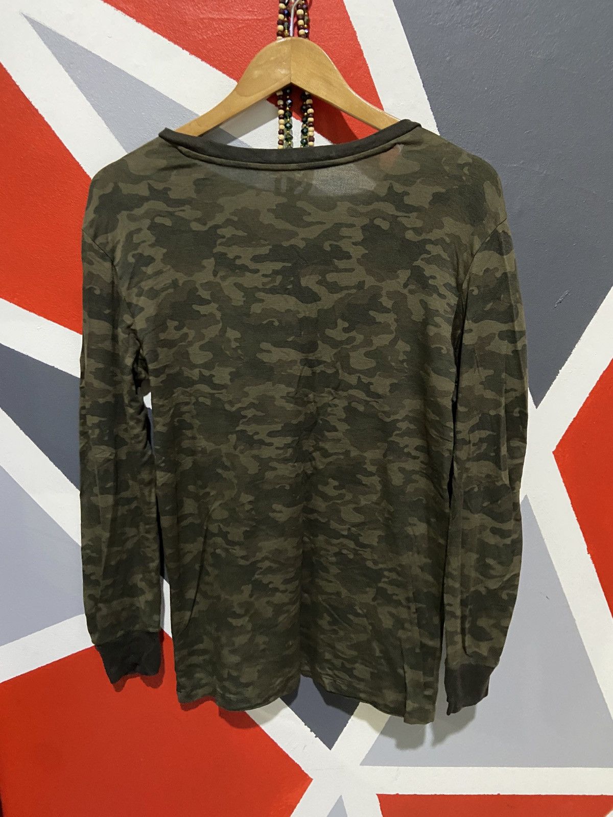Uniqlo Uniqlo Camo Warmer Long Sleeve Size US S / EU 44-46 / 1 - 2 Thumbnail