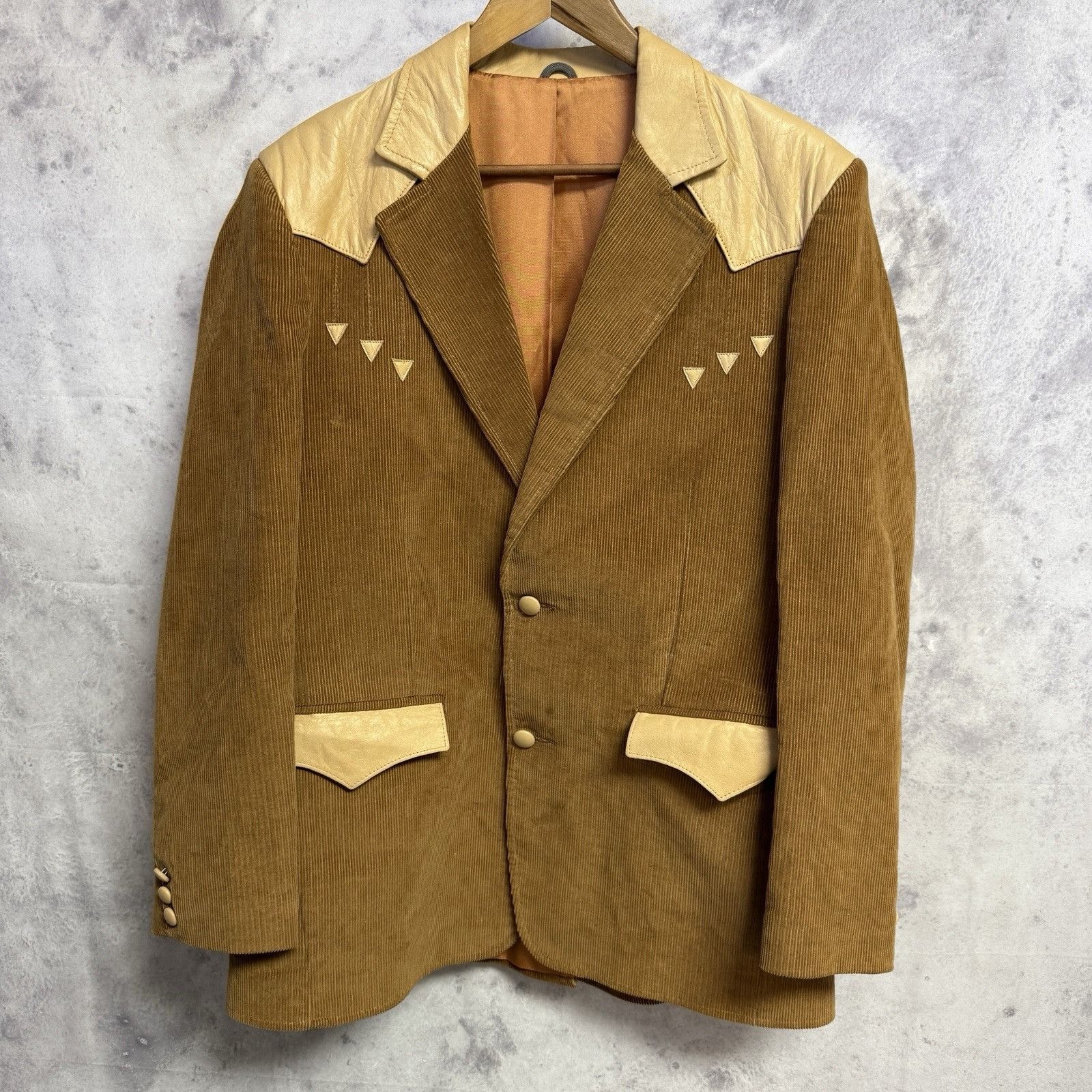 Vintage Vintage Pioneer Wear Corduroy Blazer Coat Jacket Mens 44 Bro Size US L / EU 52-54 / 3 - 1 Thumbnail