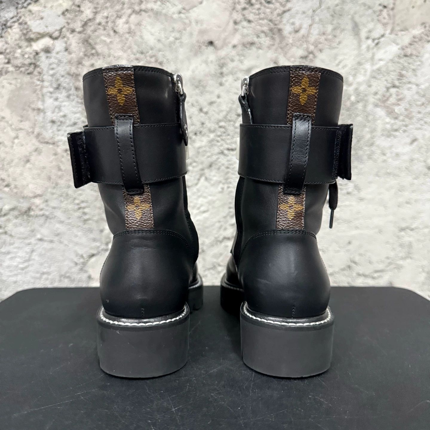 Louis Vuitton lv boots women's 35 Size US 4 / IT 34 - 3 Thumbnail