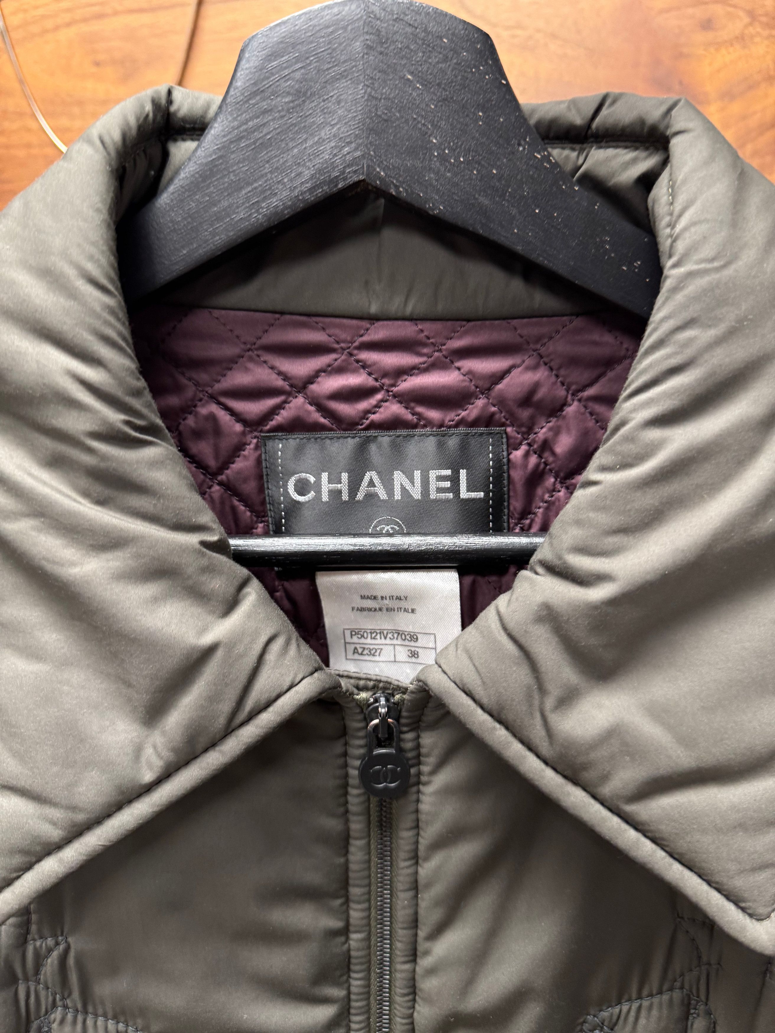 Chanel SS2014 Chanel ‘Lion Crest’ Quilted & Embroidered Logo Waistline Cropped Jacket Size S / US 4 / IT 40 - 3 Thumbnail