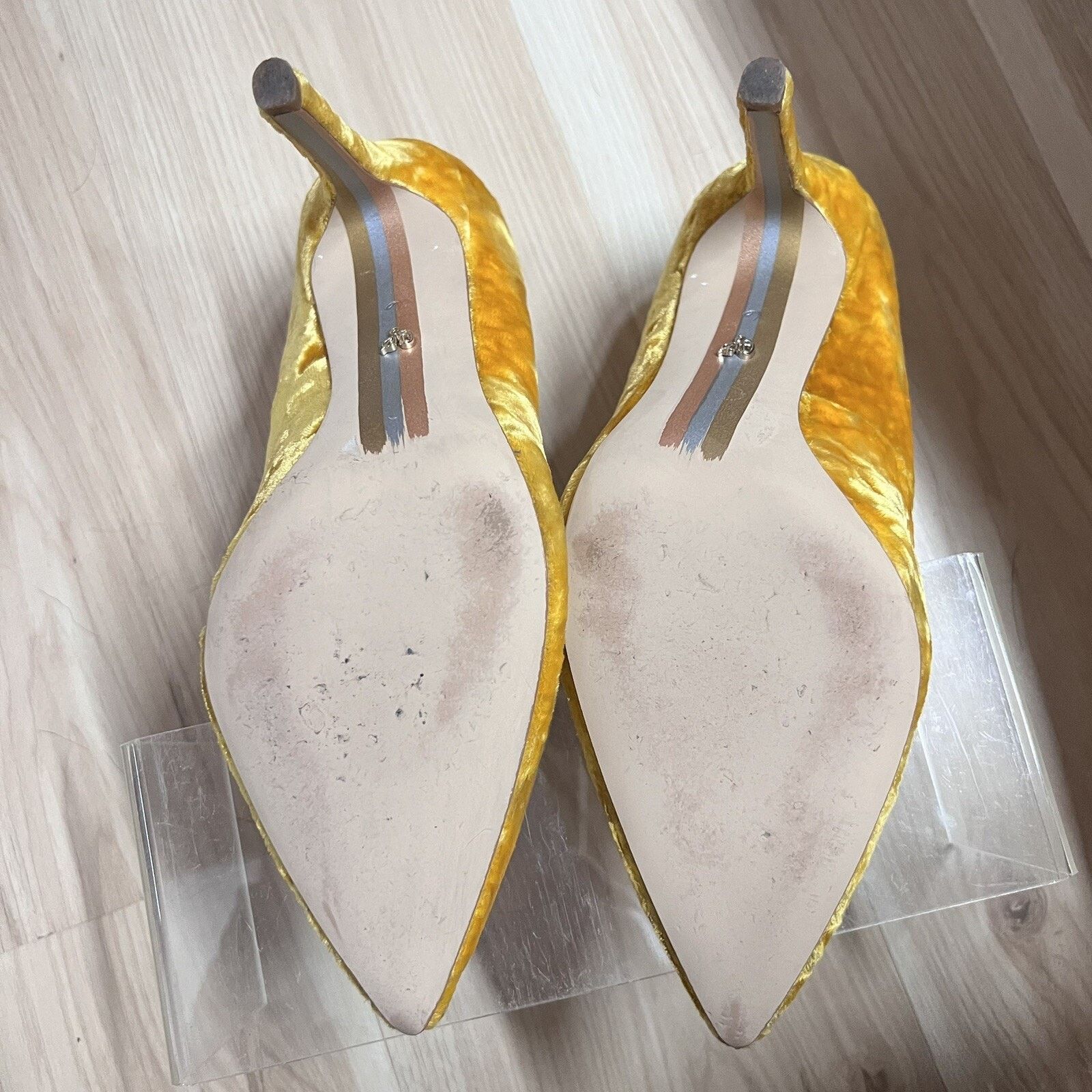 Sam Edelman Sam Edelman “Hazel” Velvet 6M Pointed Toe Gold Pump Stiletto Size US 6 / IT 36 - 7 Thumbnail