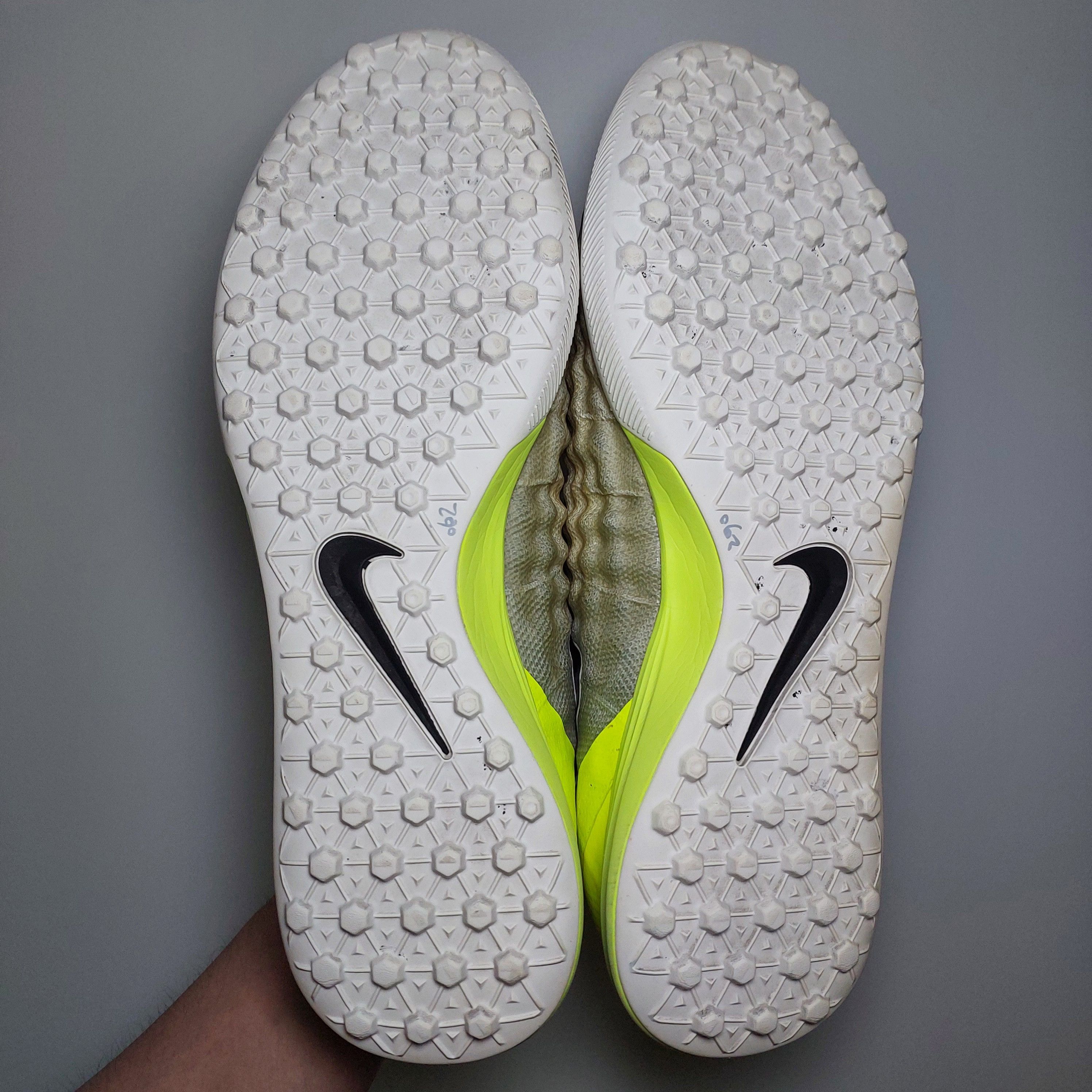 Nike MagistaX Proximo II TF Turf 843958-004 US11 UK10 29CM Size US 11 / EU 44 - 9 Thumbnail