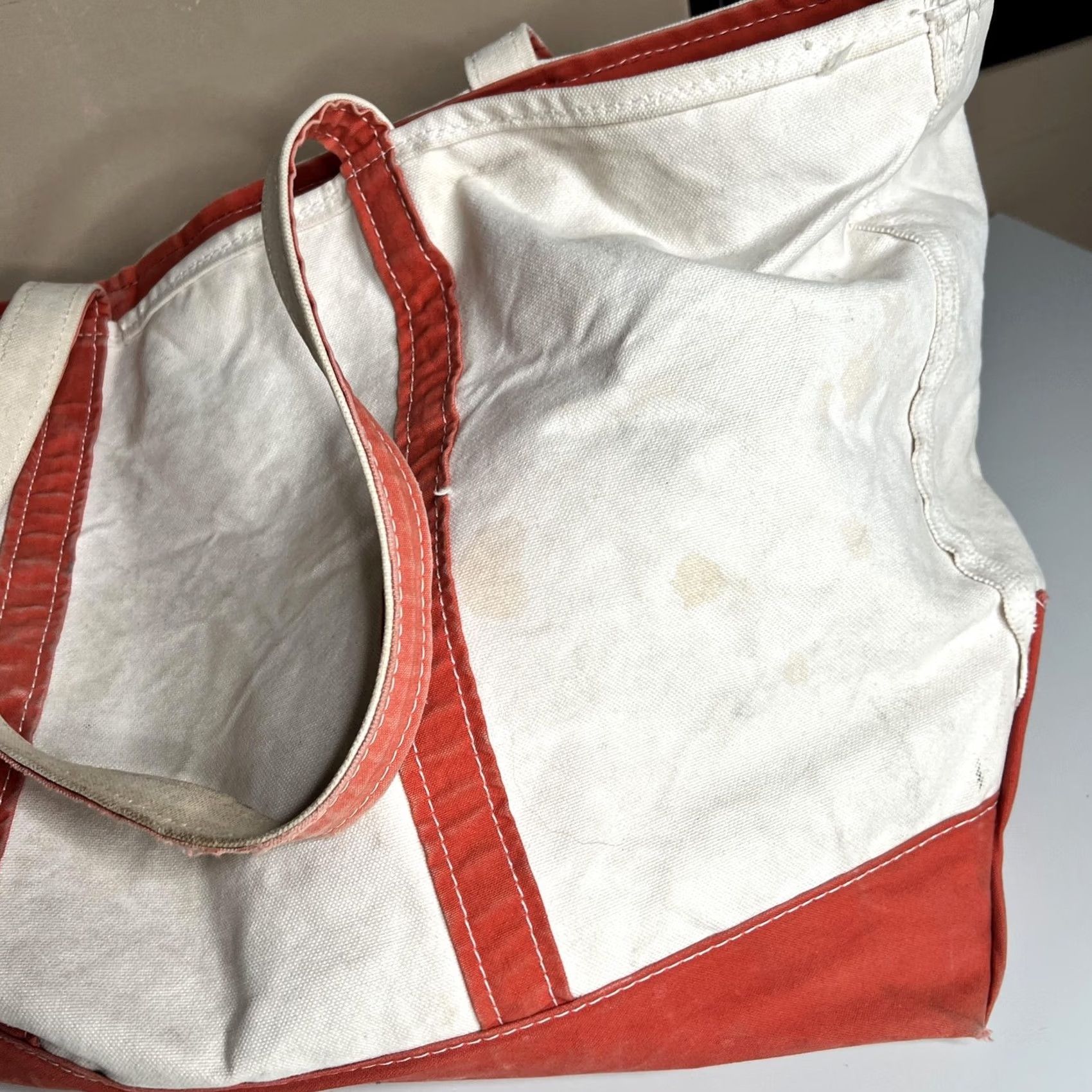 Vintage L.L.Bean Tote Bag Womens Large Beige Boat And Tote Zip USA Monogram Meghan Red Size ONE SIZE - 4 Thumbnail