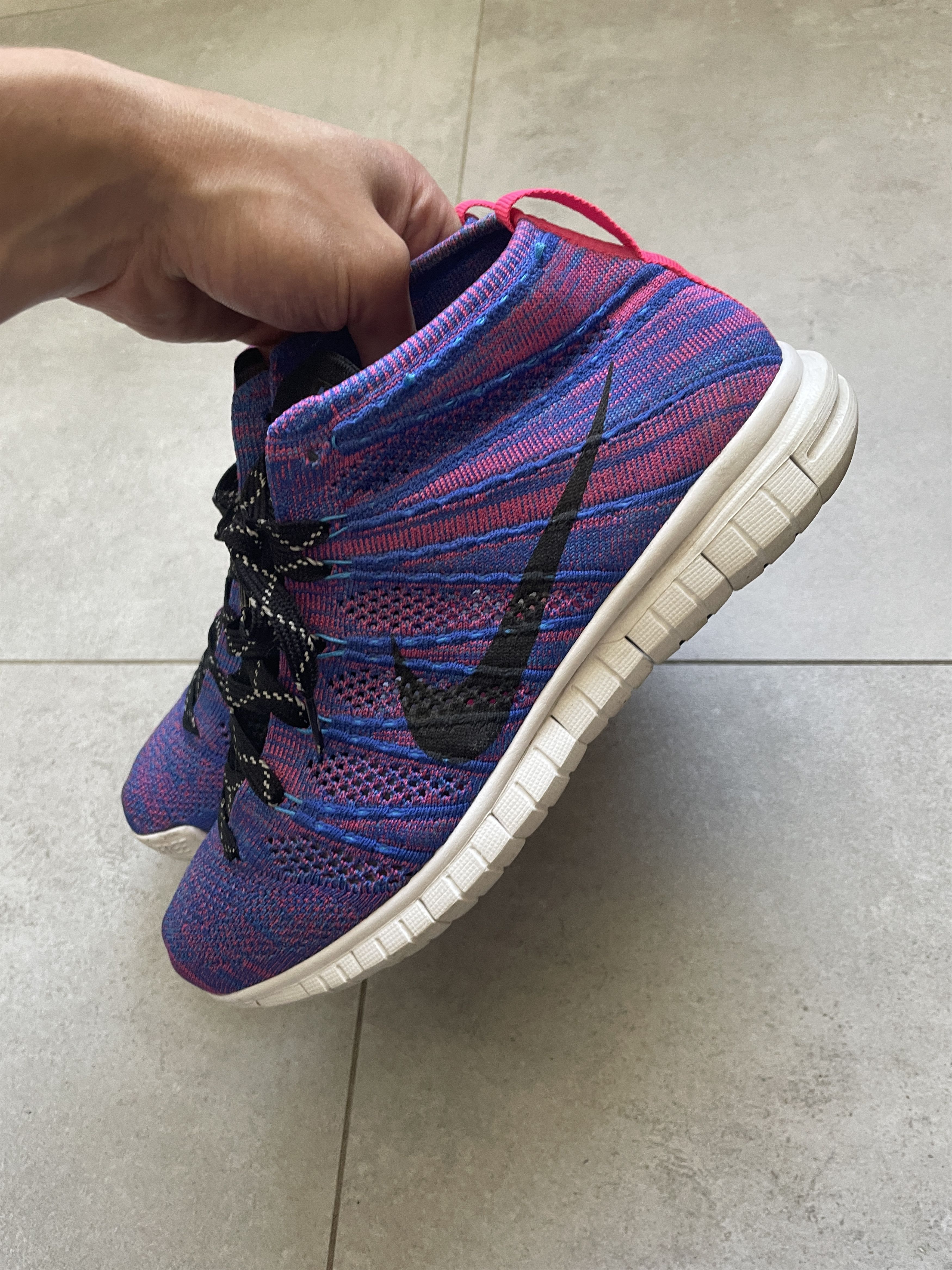 NIKE PURPLE FLYKNIT CHUKKA SNEAKERS