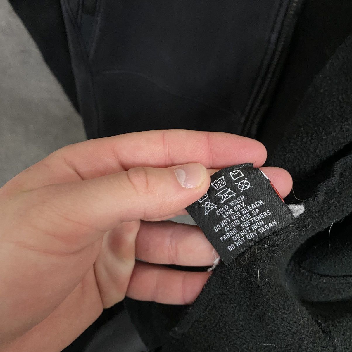Arc'teryx Vintage Arc’teryx Soft Shell Jacket Polartec Black Size L Size US L / EU 52-54 / 3 - 14 Thumbnail