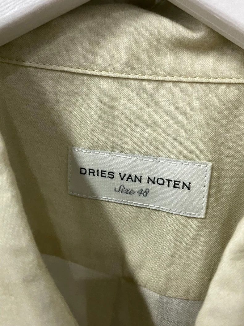 DRIES VAN NOTEN A white long-sleeved shirt coat