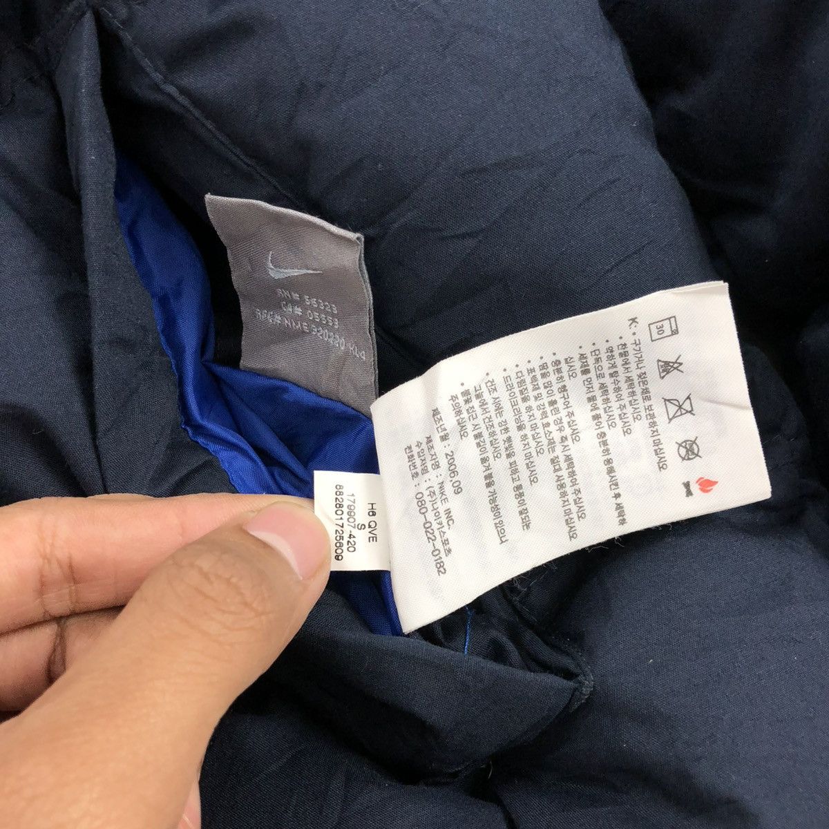 Nike Vintage Nike Swoosh Reversible Winter Puffer Down Jacket Size US M / EU 48-50 / 2 - 10 Thumbnail