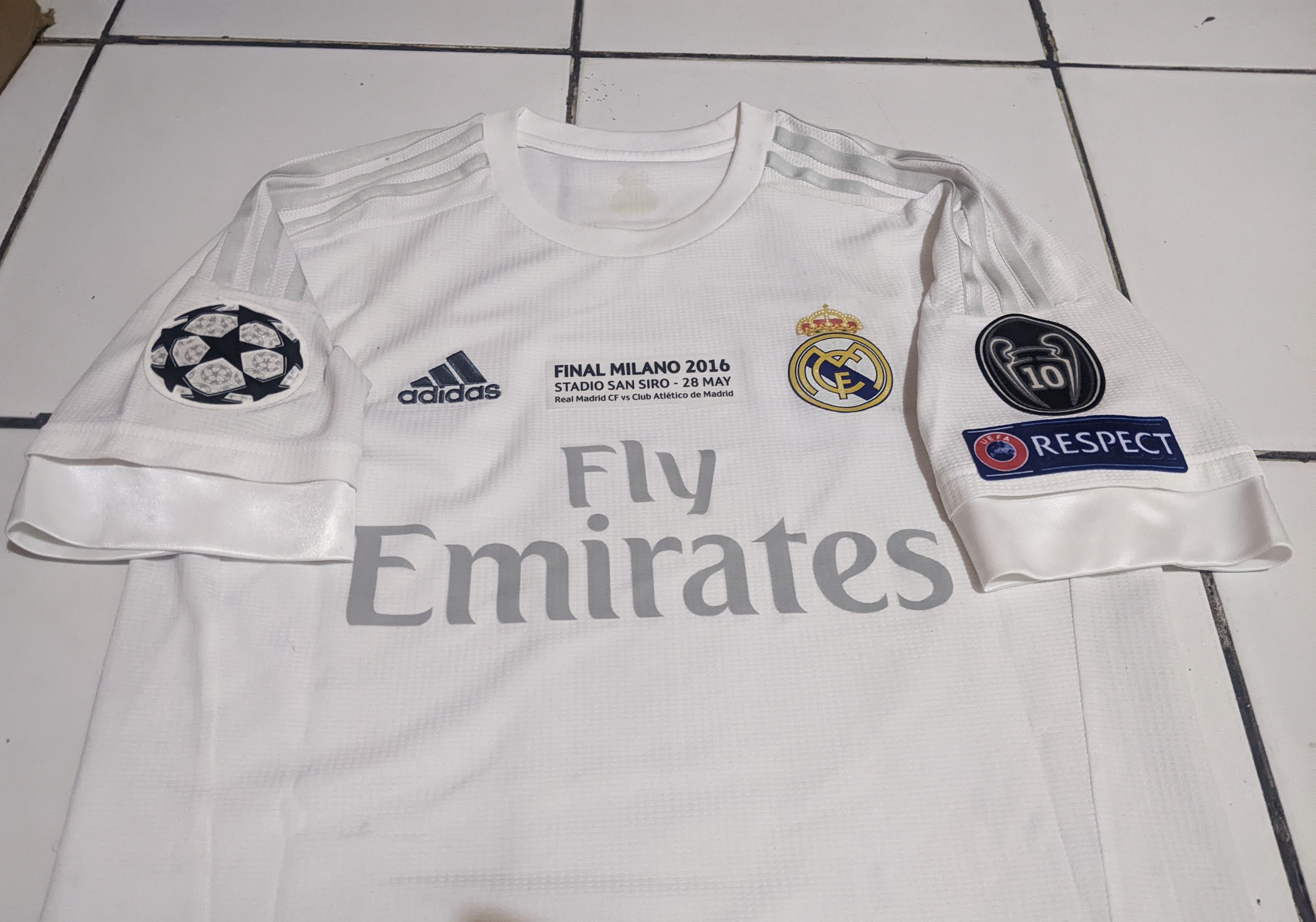 Adidas Real Madrid Final Milano 2016 Jersey Cristiano Ronaldo 7 Size US M / EU 48-50 / 2 - 4 Thumbnail