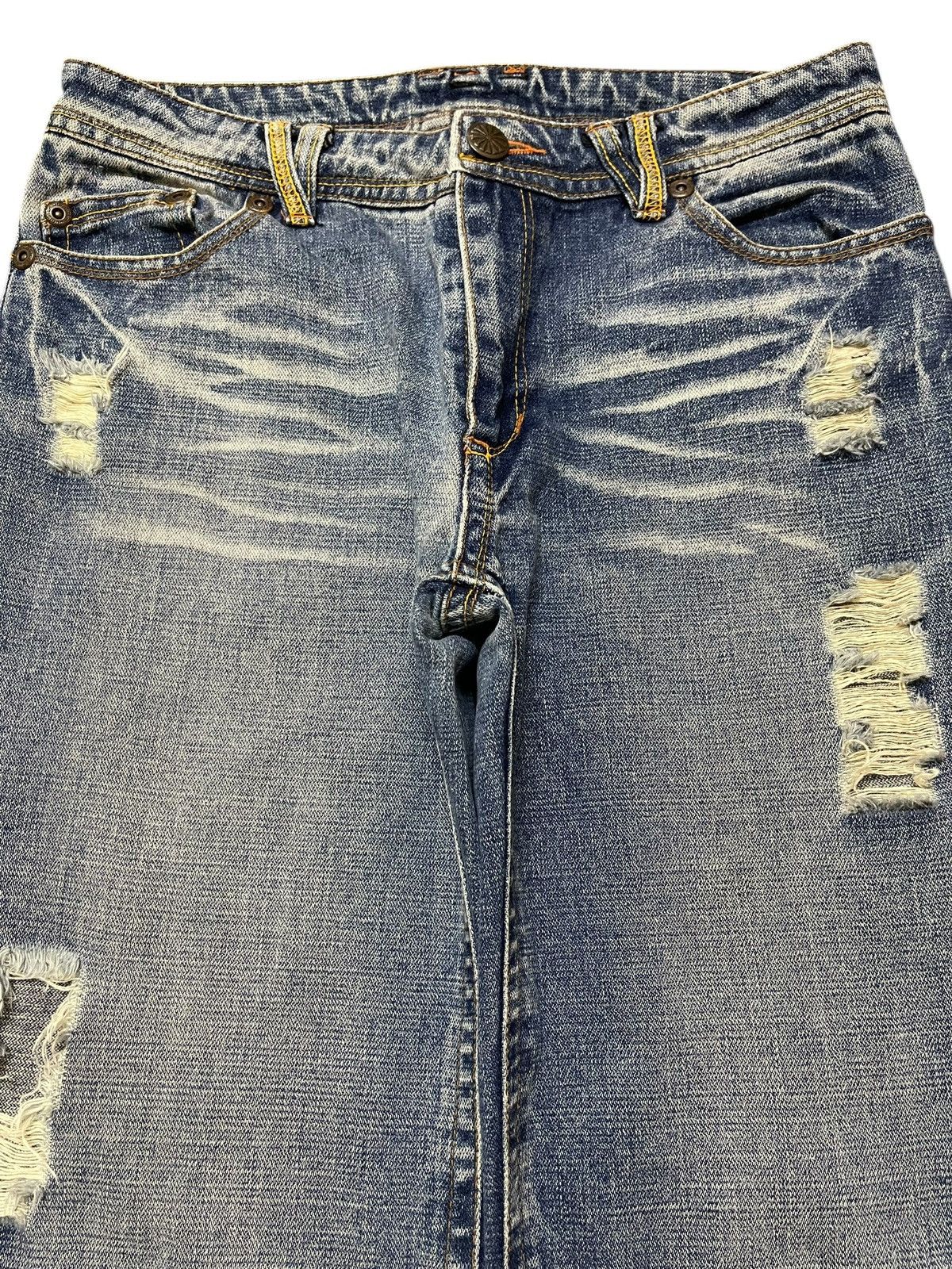 Japanese Brand Vintage Japanese Brand Blue Faded Distressed Loose Jeans Size US 30 / EU 46 - 3 Thumbnail