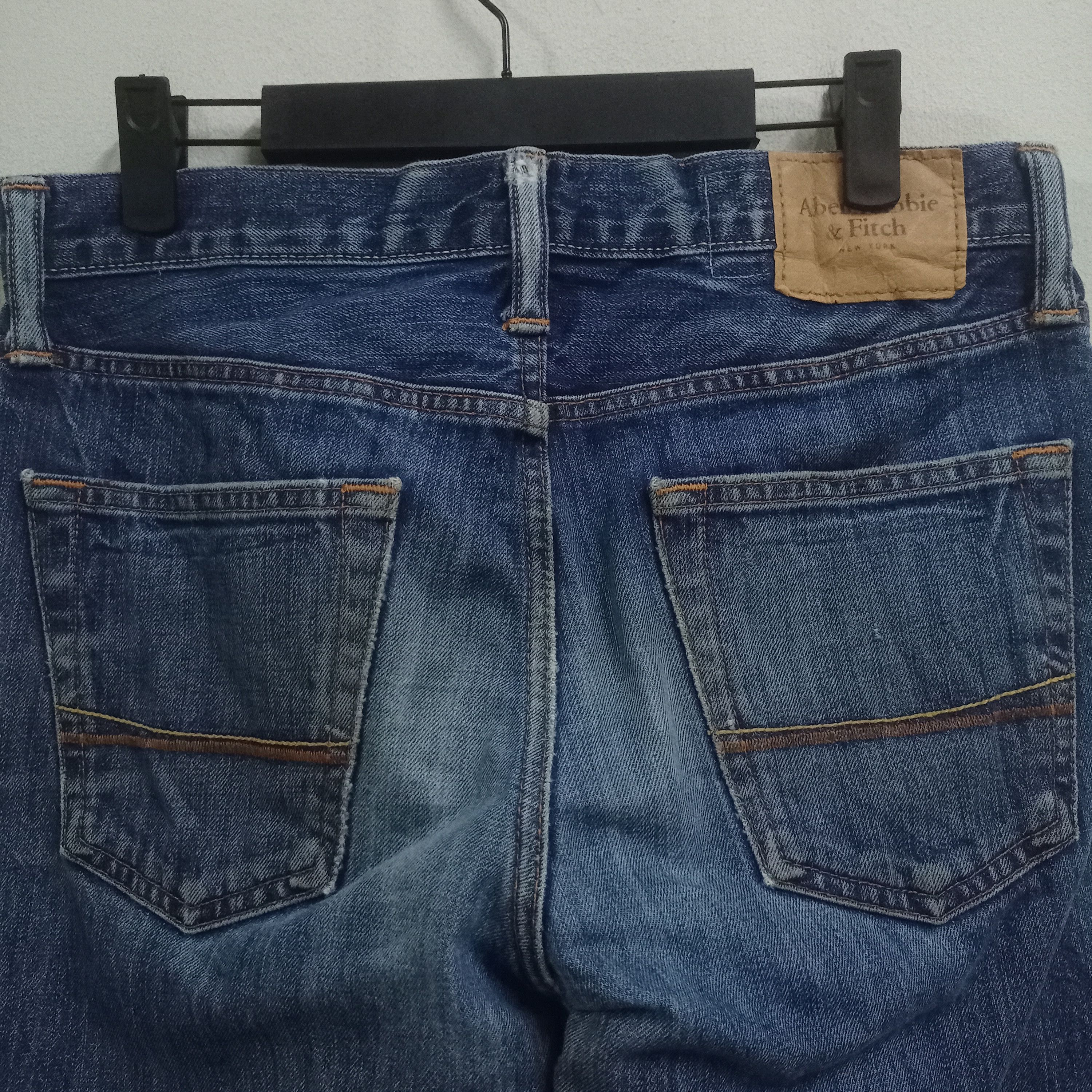 Abercrombie & Fitch Vintage Abercrombie Blue Wash Straight Leg Jeans 32x32 Size US 32 / EU 48 - 7 Thumbnail