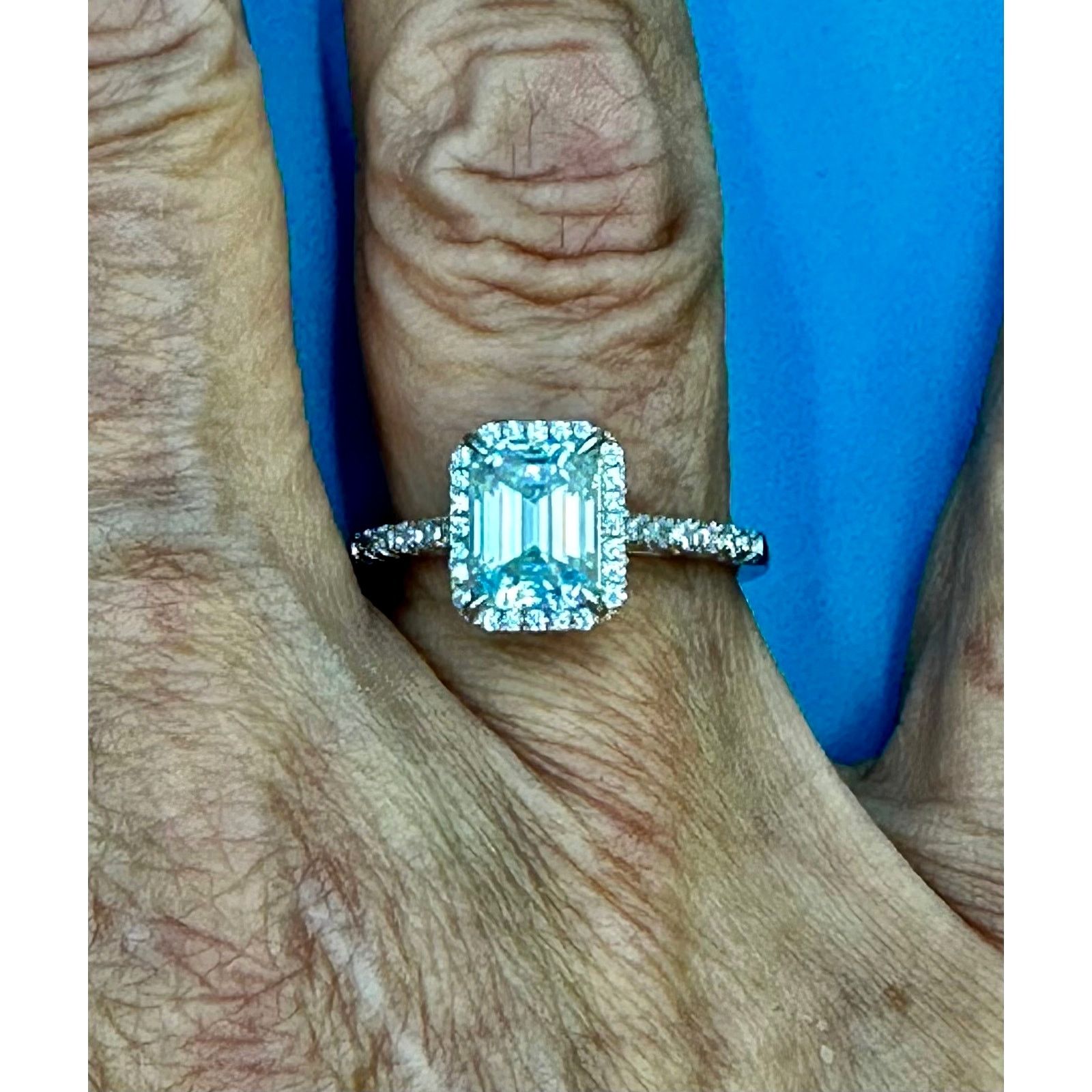 Other 2 carat Moissanite Triangular Cut Ring Moissanite Accent 7 Size ONE SIZE - 11 Thumbnail