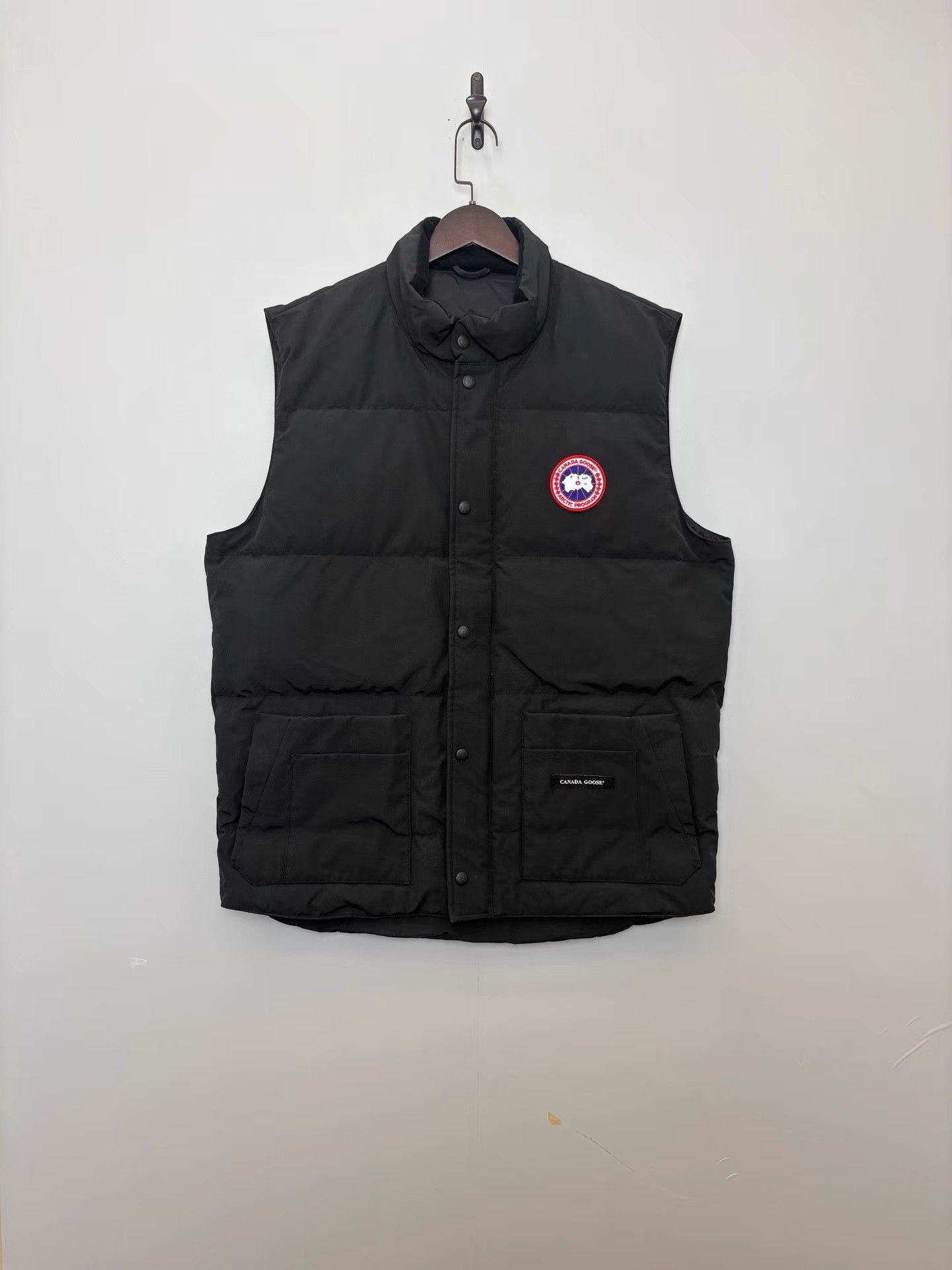 Canada Goose Canada Goose Freestyle Puffer Vest with Collar K36 Size US XL / EU 56 / 4 - 1 Thumbnail
