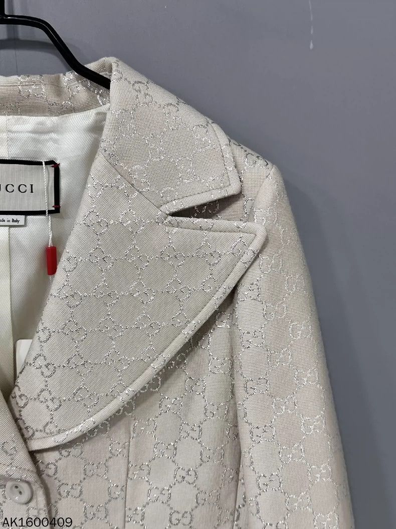 Gucci Gucci Size 38 Silver thread full-printed jacket size 38 250 Size US XS / EU 42 / 0 - 4 Thumbnail