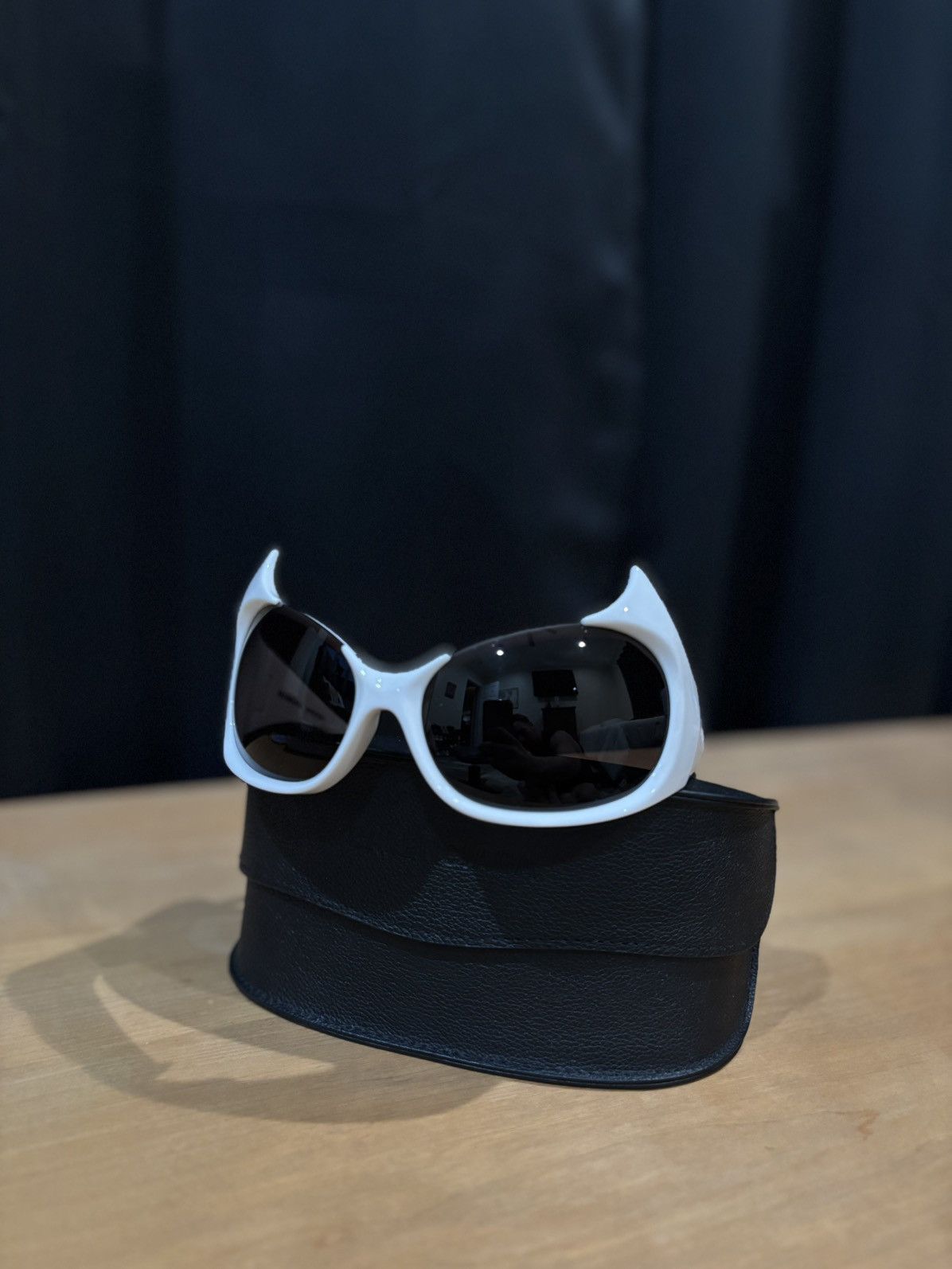 Balenciaga White Gotham Frame Cat Sunglasses Size ONE SIZE - 3 Thumbnail