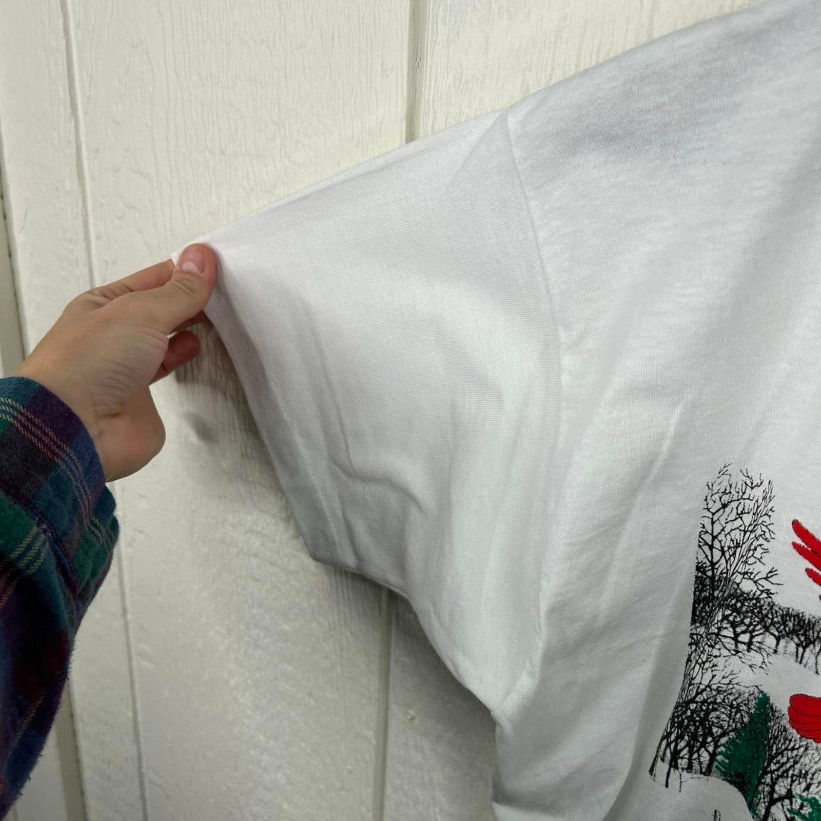 Fruit Of The Loom Vintage 90’s Fruit of the Loom Cardinal Barn Tee Size Large Size US L / EU 52-54 / 3 - 5 Thumbnail