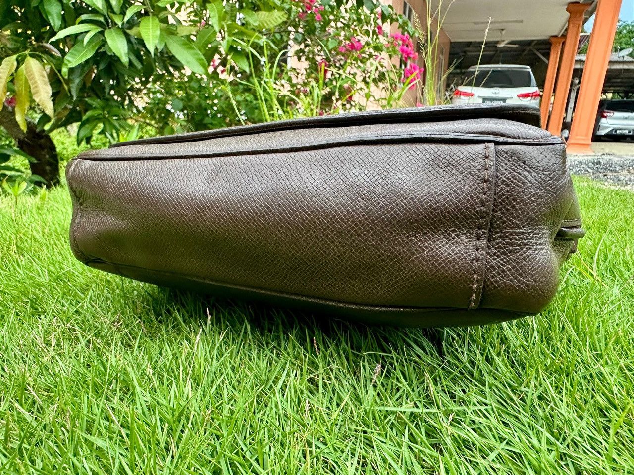 Louis Vuitton Authentic Louis Vuitton Grizzli Taiga Roman PM Messenger Size ONE SIZE - 4 Thumbnail