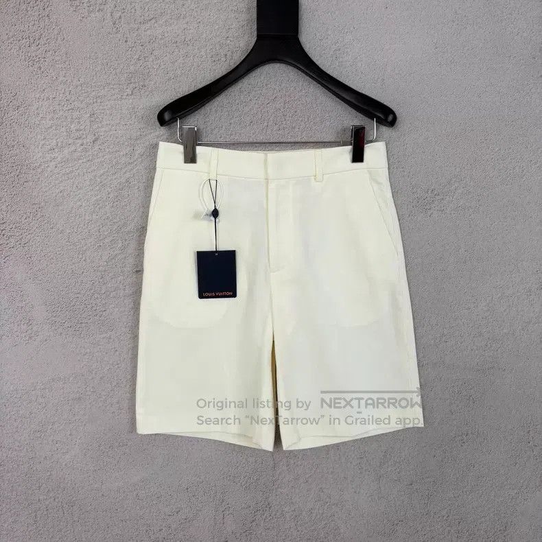 Louis Vuitton Louis Vuitton Off-white LOGO-printed shorts Size US 44 / EU 60 - 1 Thumbnail