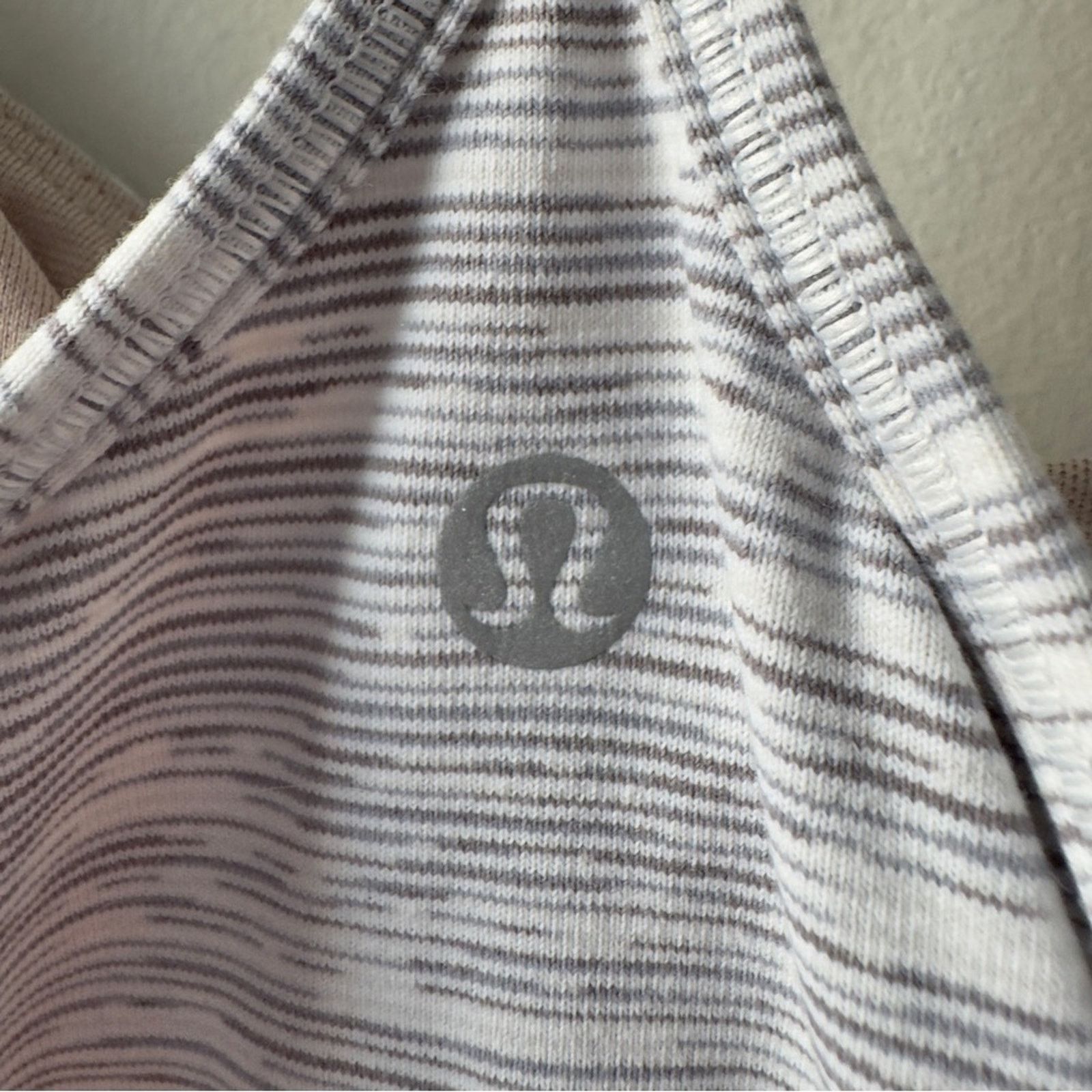 Lululemon Lululemon Power Pose Tank *Light Support For A/B Cup Wee Are Size M / US 6-8 / IT 42-44 - 9 Thumbnail