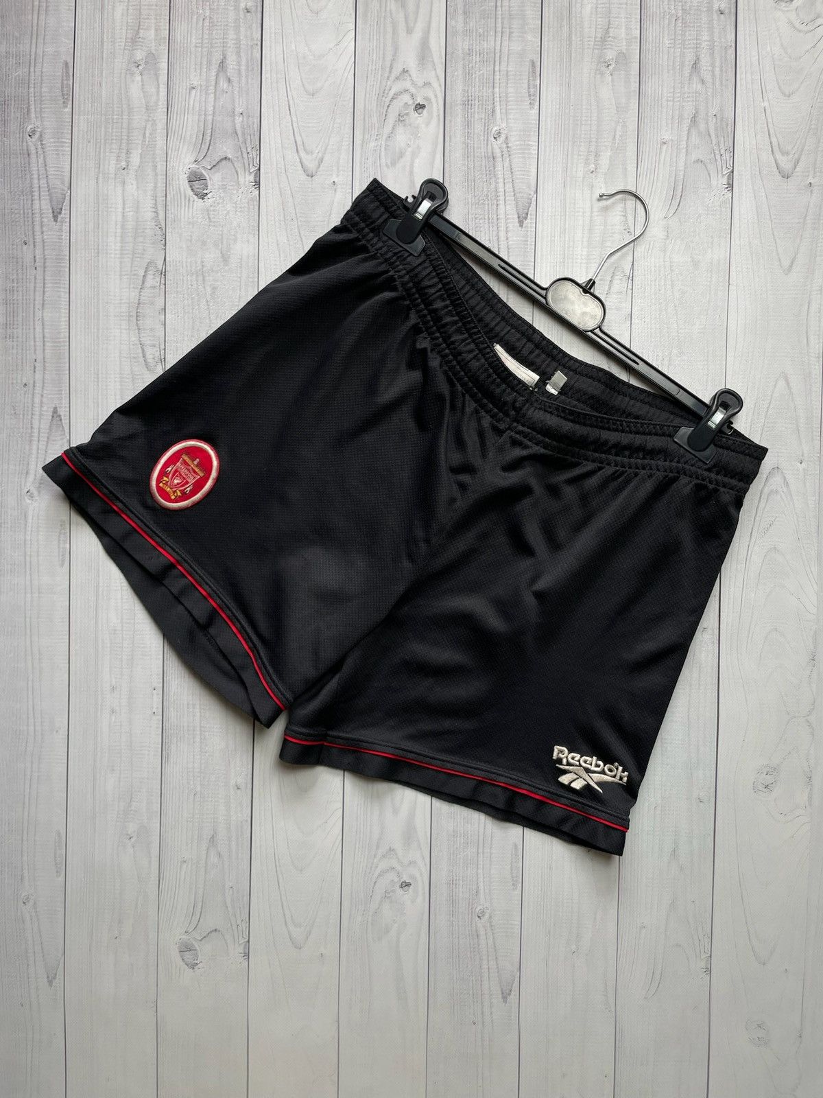 Reebok × Vintage Vintage Reebok Liverpool soccer shorts black size M Size US 32 / EU 48 - 1 Thumbnail