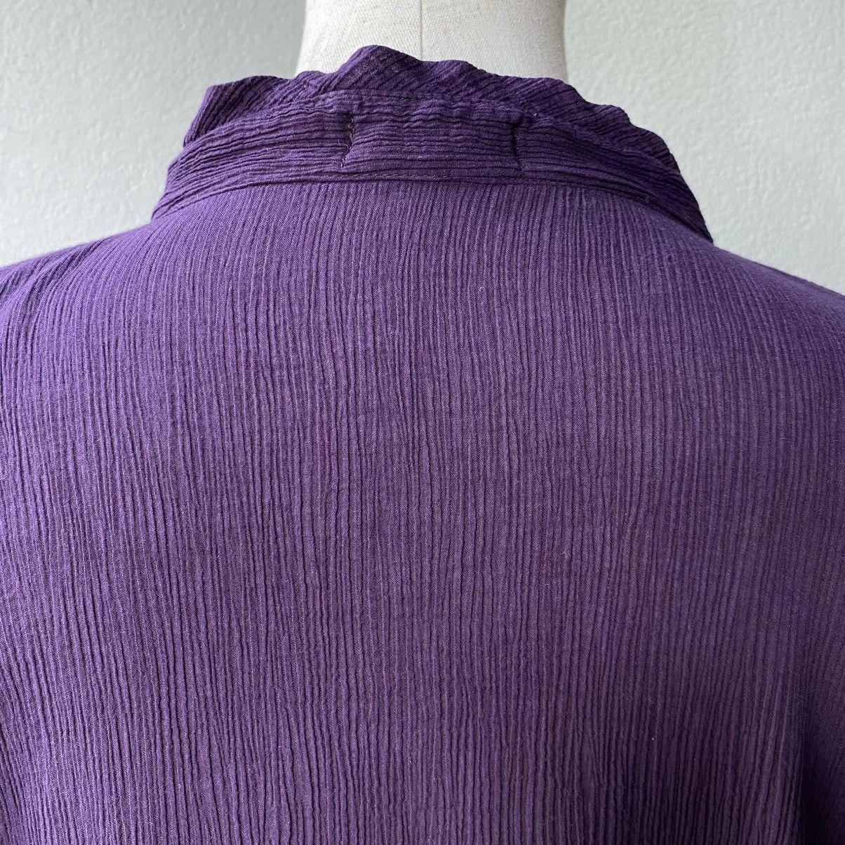 Issey Miyake Plantation Purple Long Sleeve Pleated Button-Up Blouse Size M / US 6-8 / IT 42-44 - 14 Thumbnail