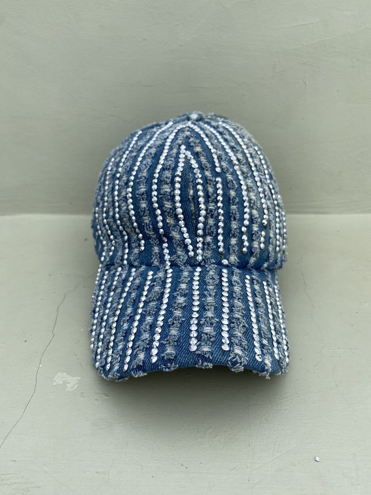 If Six Was Nine 2000s denim ditsetressed women hat Size ONE SIZE - 2 Thumbnail