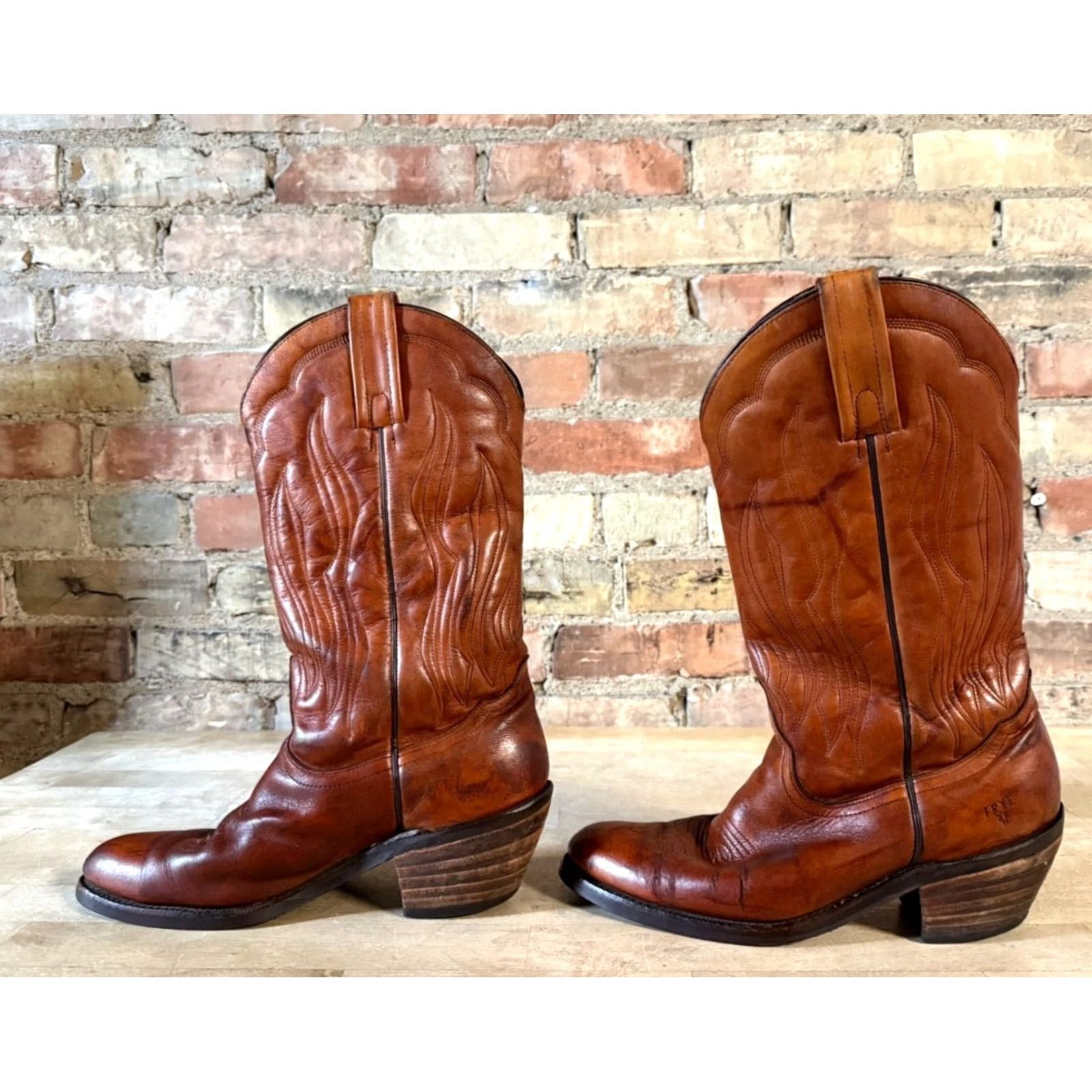 Frye VINTAGE Frye Boots Embroidered Brown Leather Cowboy Boots - Size 9D Women Western Embroidered Frye Block Heel Cowboy Women Brown Size 9D US Shoe Size US 9 / IT 39 - 6 Thumbnail