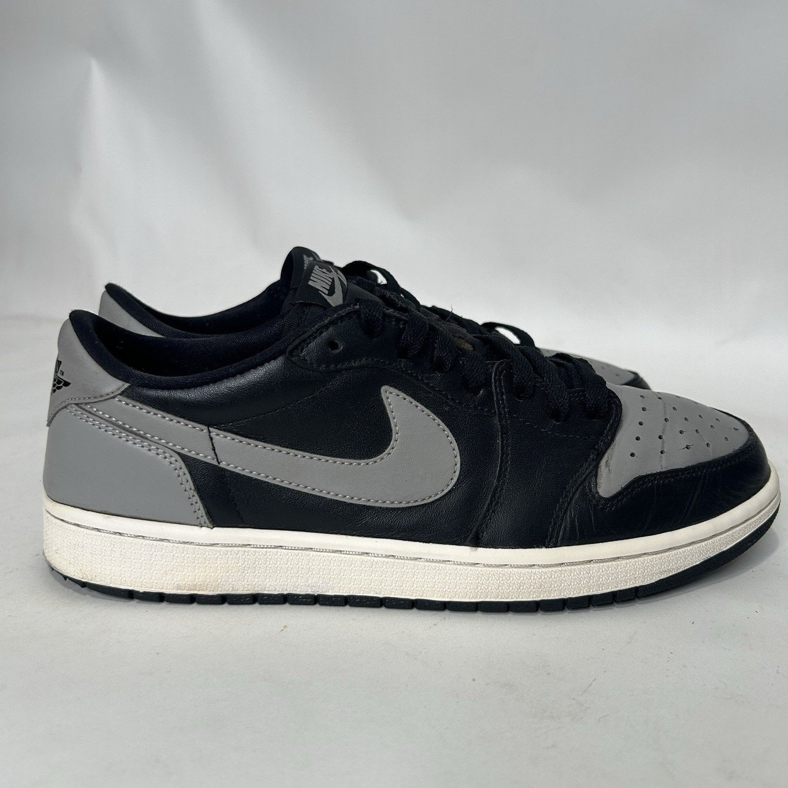 Jordan Brand Nike Air Jordan 1 Retro Low OG “Shadow” 2015 Size US 10.5 / EU 43-44 - 4 Thumbnail