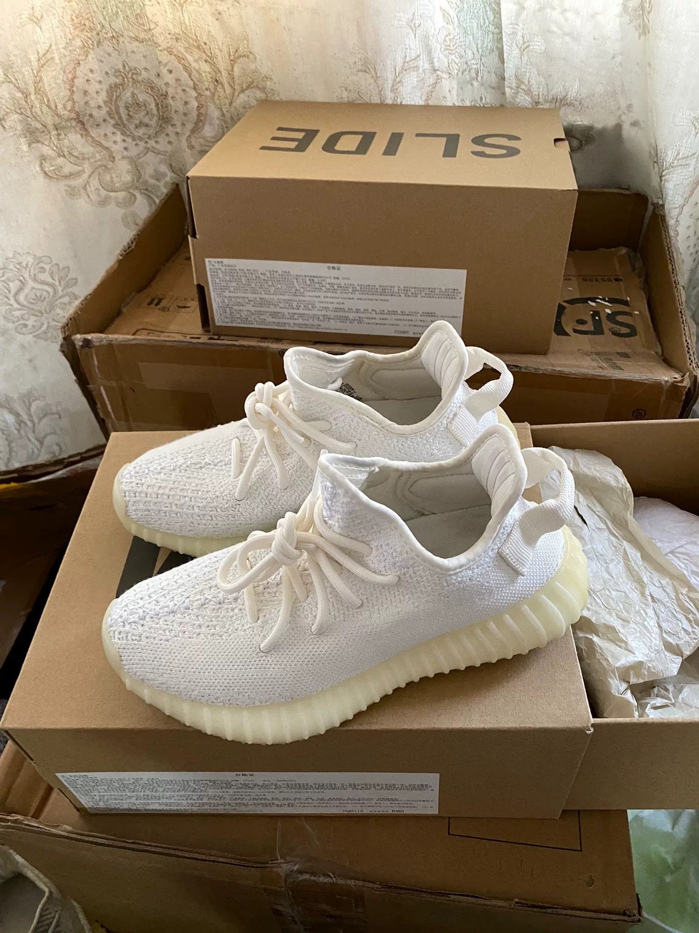 Adidas Adidas YEEZY350 White Lowtop Sneakers 36 Men Size US 5 / EU 37 - 1 Thumbnail