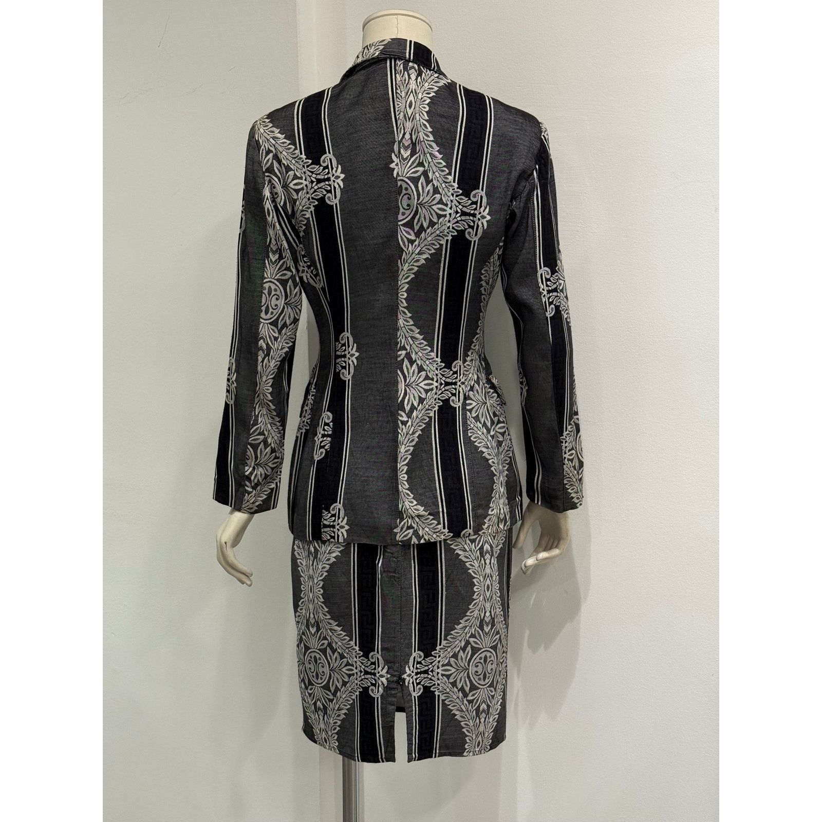 Jean Paul Gaultier 2000s Jean Paul Gaultier paisley set blazer skirt Size 30" / US 8 / IT 44 - 7 Thumbnail