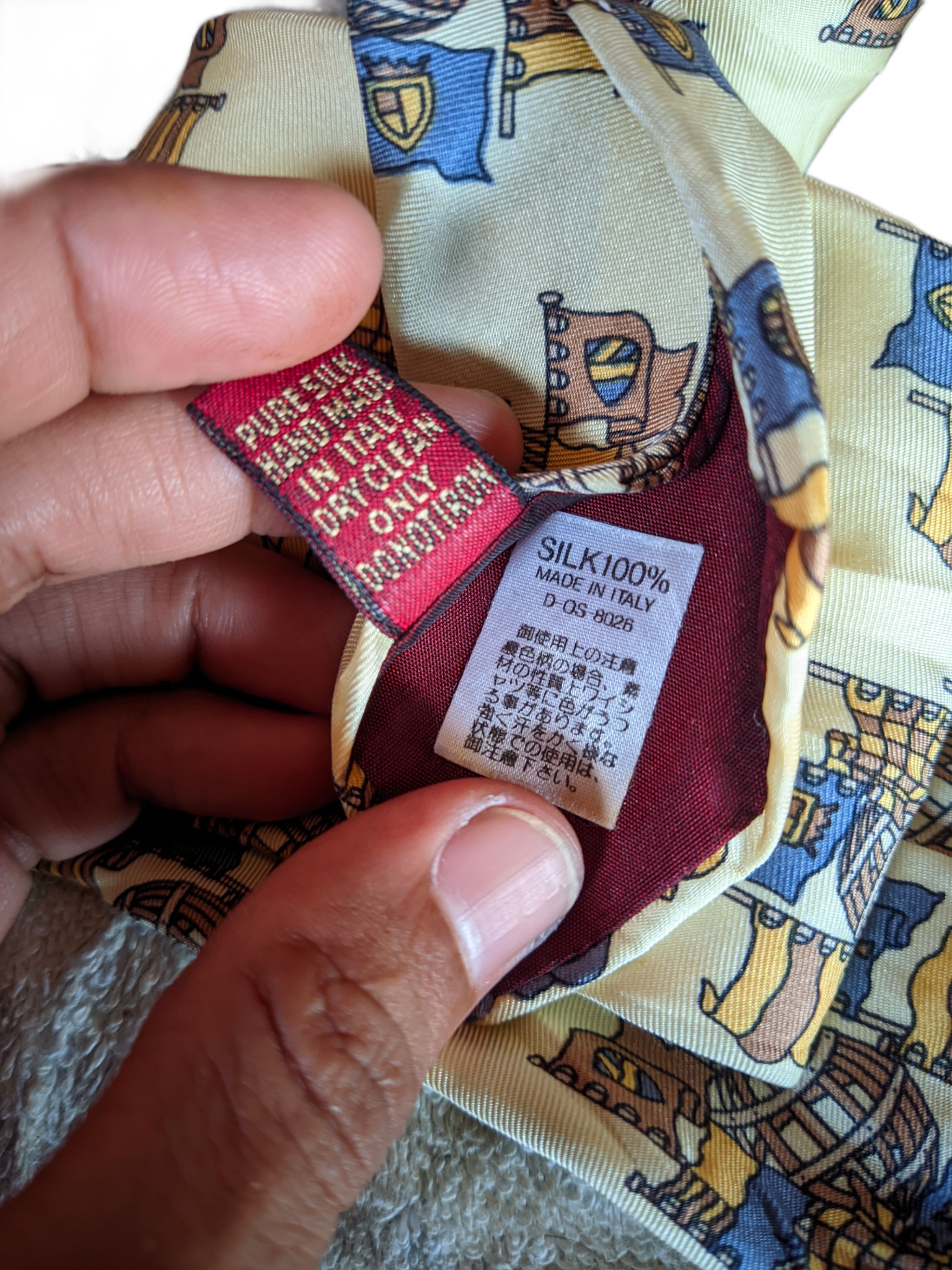 Alviero Martini Alviero Martini 100% Pure Silk Hand Made Italy Size ONE SIZE - 4 Thumbnail