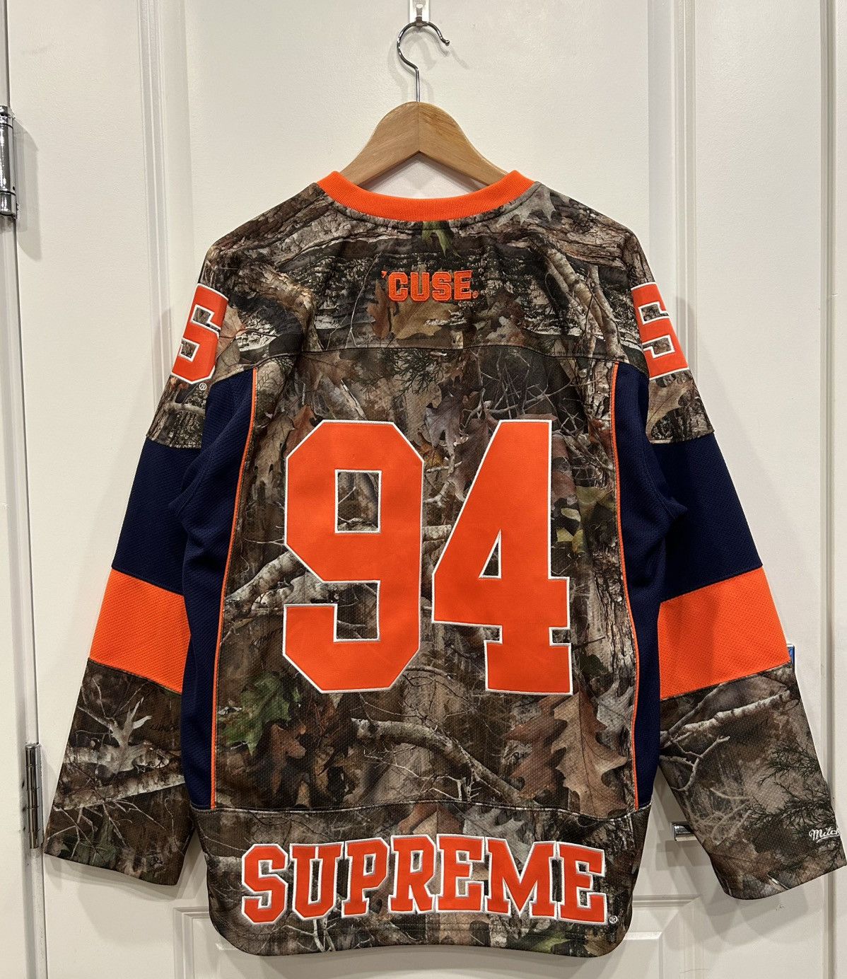 Supreme Supreme FW24 Mitchell & Ness NCAA Syracuse Hockey Jersey S Size US S / EU 44-46 / 1 - 9 Thumbnail