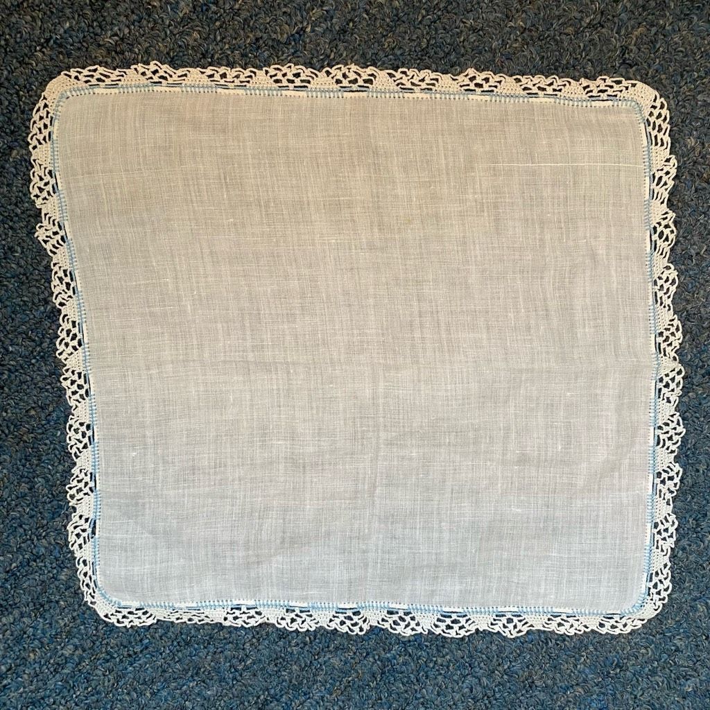 Other Vintage handkerchief with lace edging white & blue 12”x11” Size ONE SIZE - 5 Thumbnail