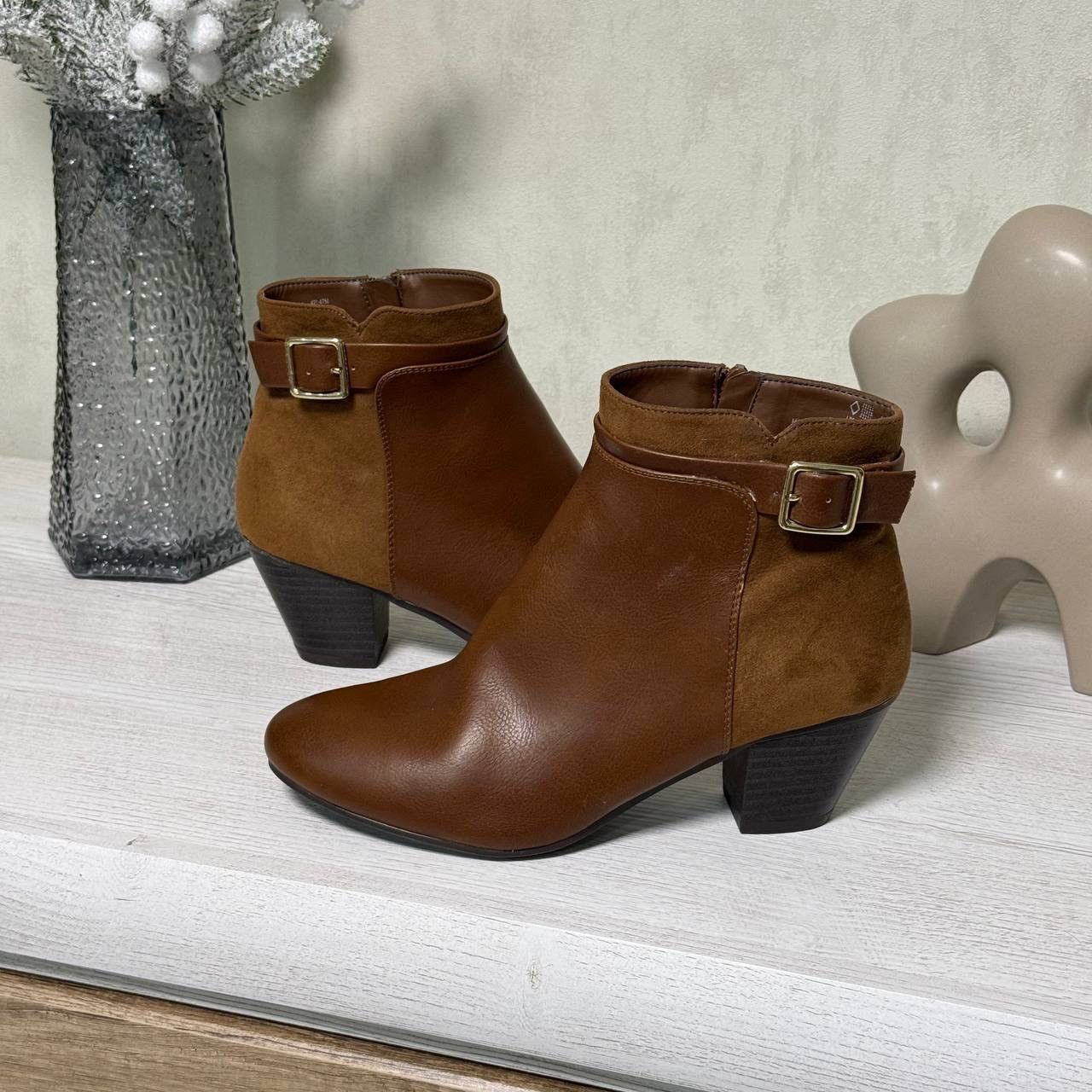 Sci-Fi Fantasy F&F brown suede boots with 6 cm heel, size 39 Size US 9 / IT 39 - 8 Thumbnail